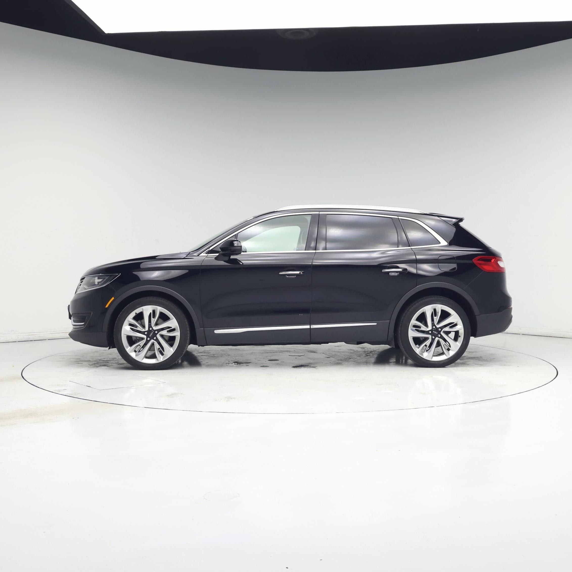 Thumbnail: 2017 Lincoln MKX - 3