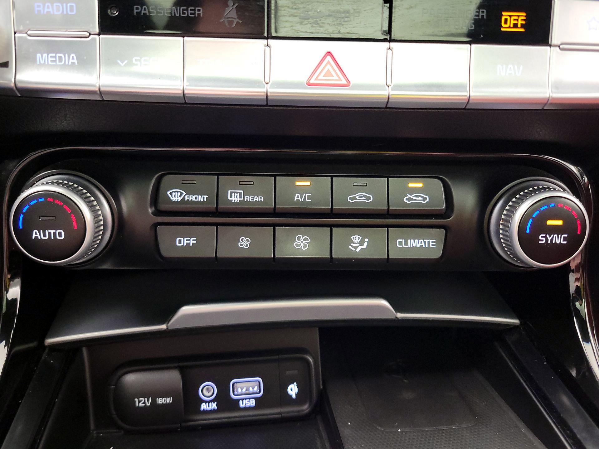 Thumbnail: 2019 Kia Stinger - 17