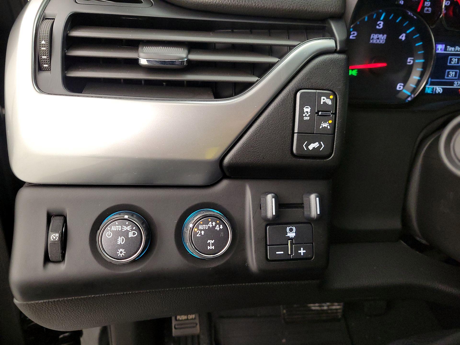 Thumbnail: 2020 Chevrolet Suburban - 13