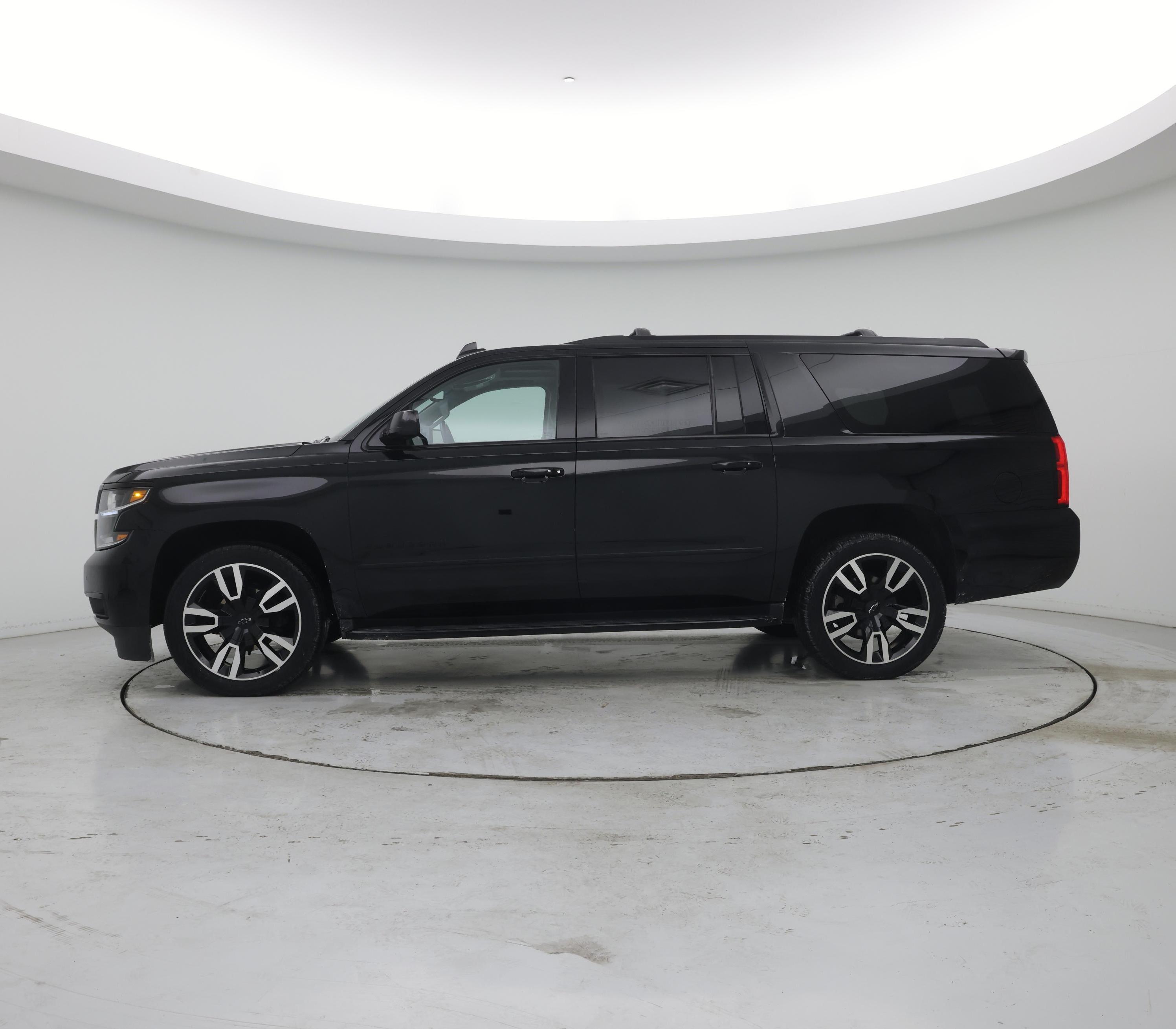 Thumbnail: 2020 Chevrolet Suburban - 3