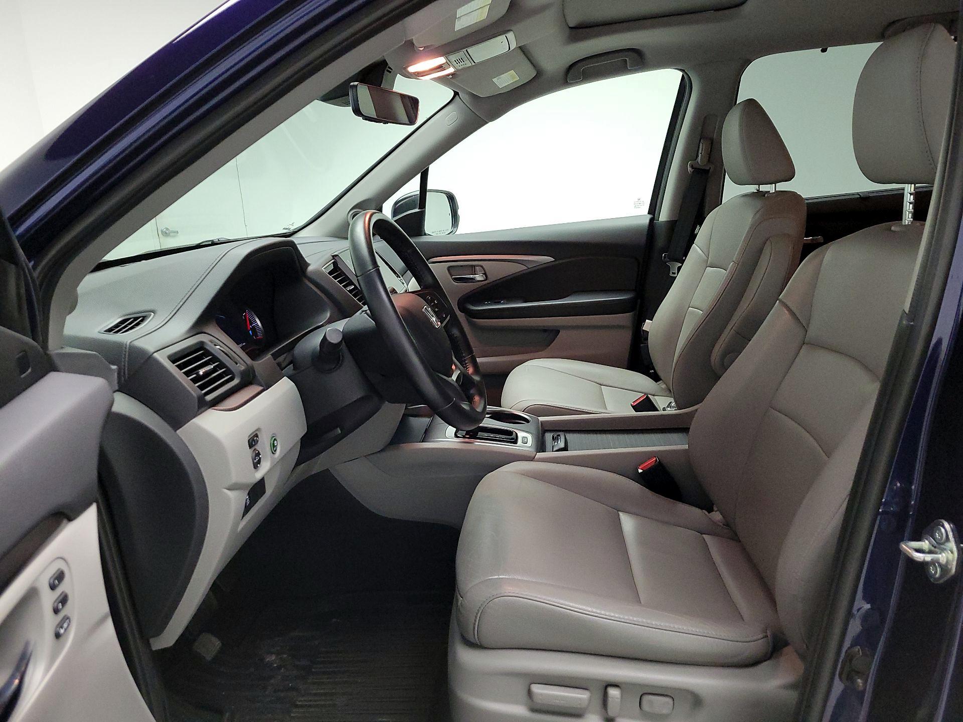 Thumbnail: 2019 Honda Pilot - 11