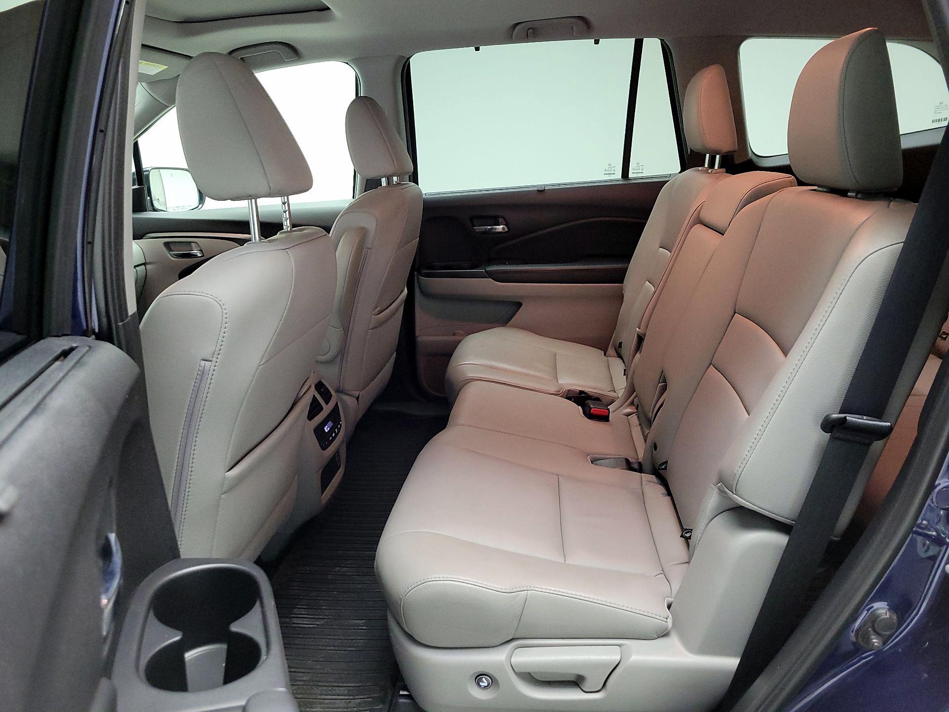 Thumbnail: 2019 Honda Pilot - 19