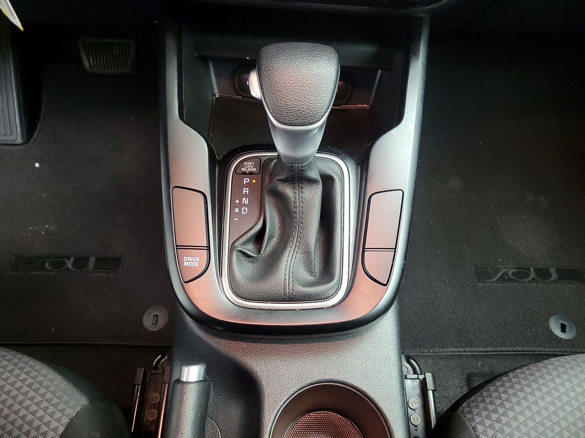 Thumbnail: 2023 Kia Soul - 16