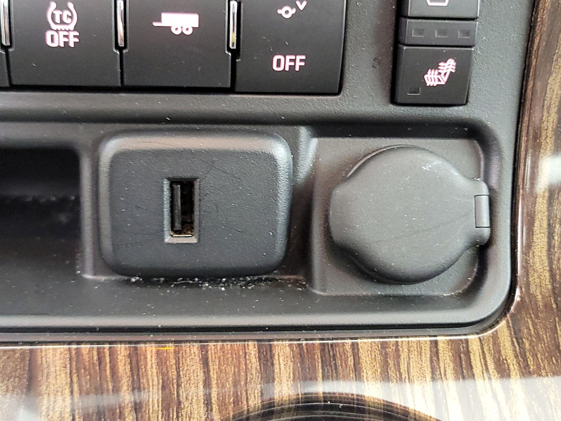 Thumbnail: 2016 GMC Acadia - 19