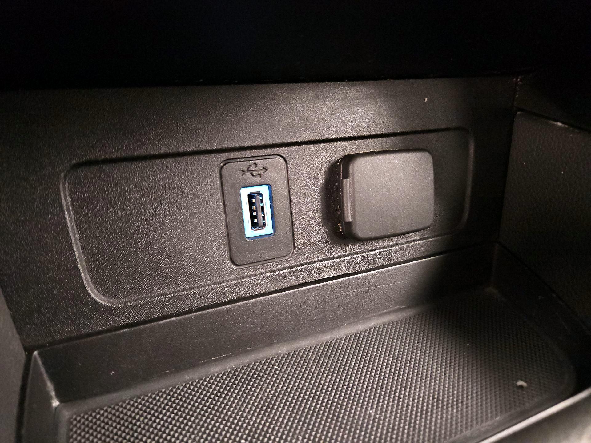 Thumbnail: 2017 Ford Escape - 19