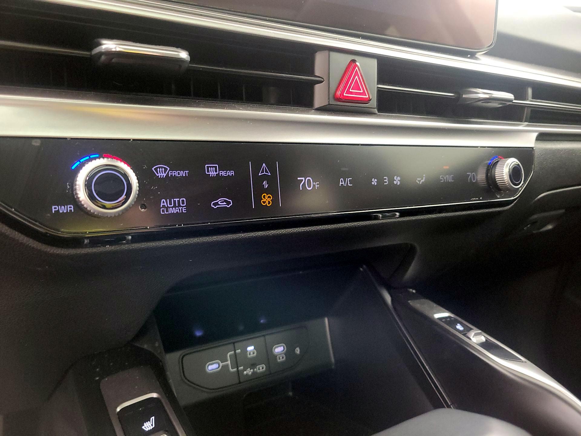 Thumbnail: 2025 Kia Sorento - 17