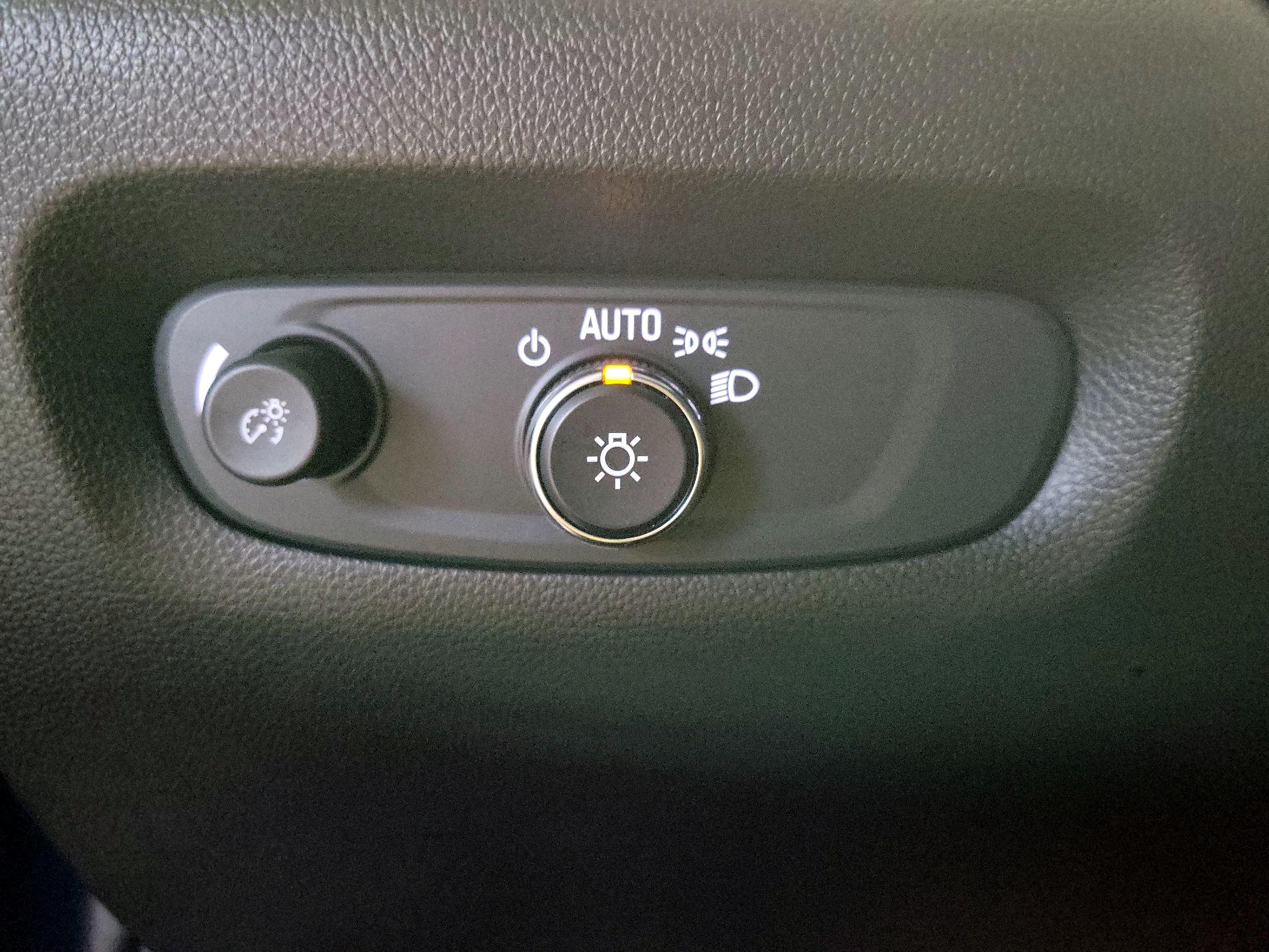 Thumbnail: 2023 Chevrolet Traverse - 11