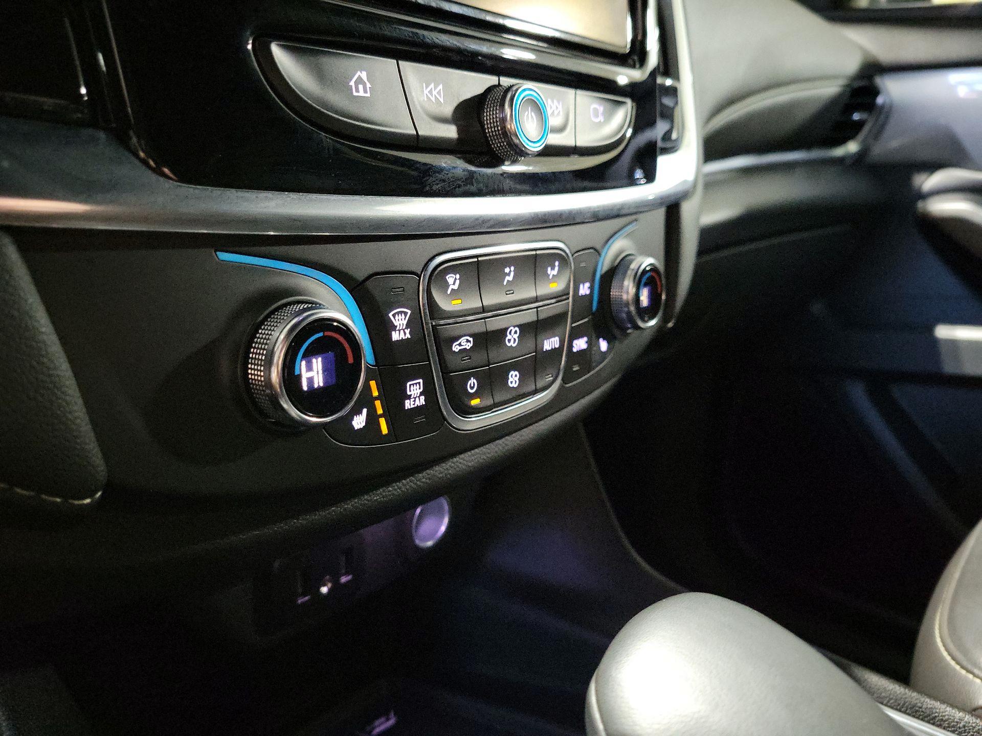 Thumbnail: 2023 Chevrolet Traverse - 14