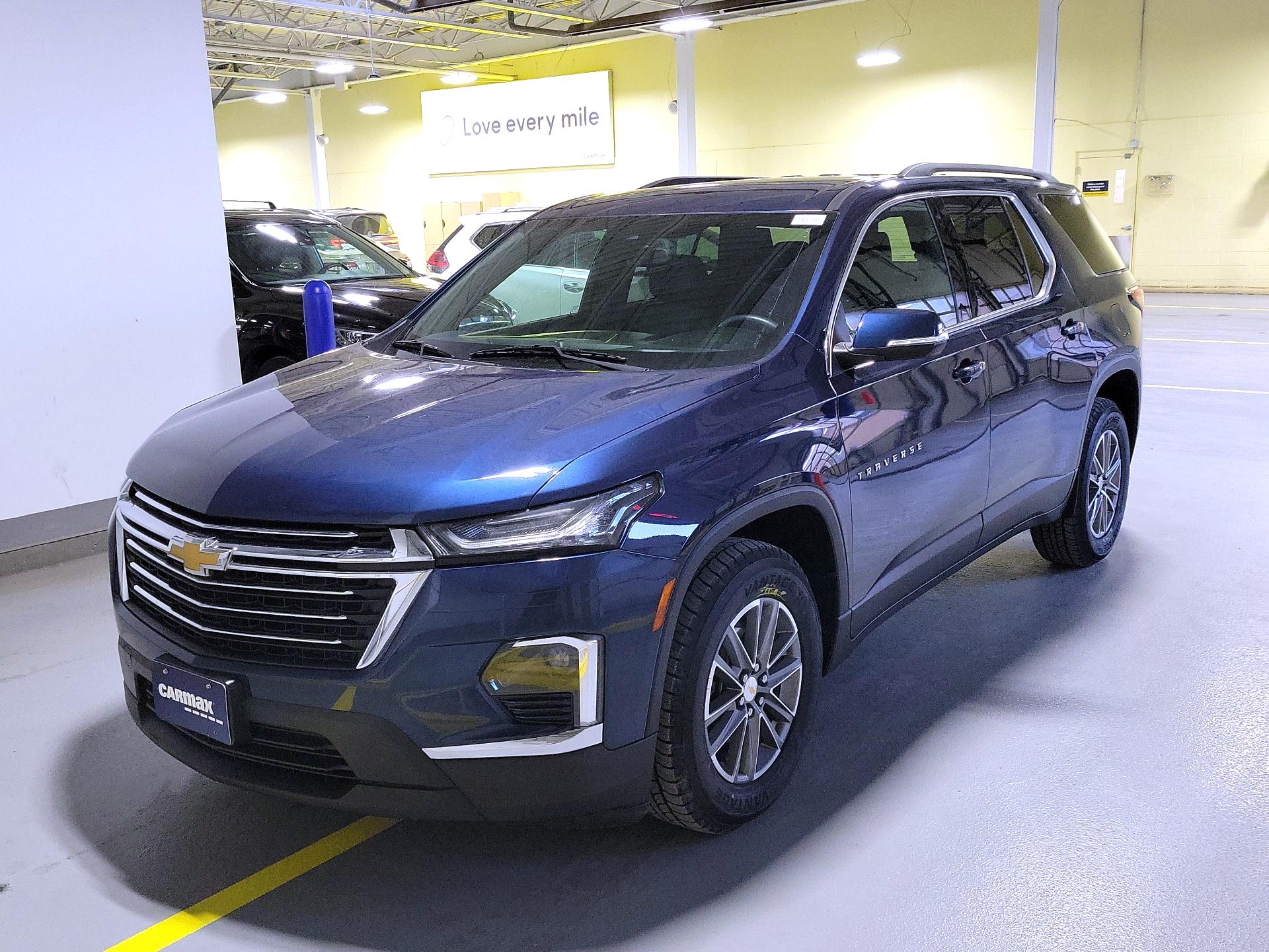 Thumbnail: 2023 Chevrolet Traverse - 3