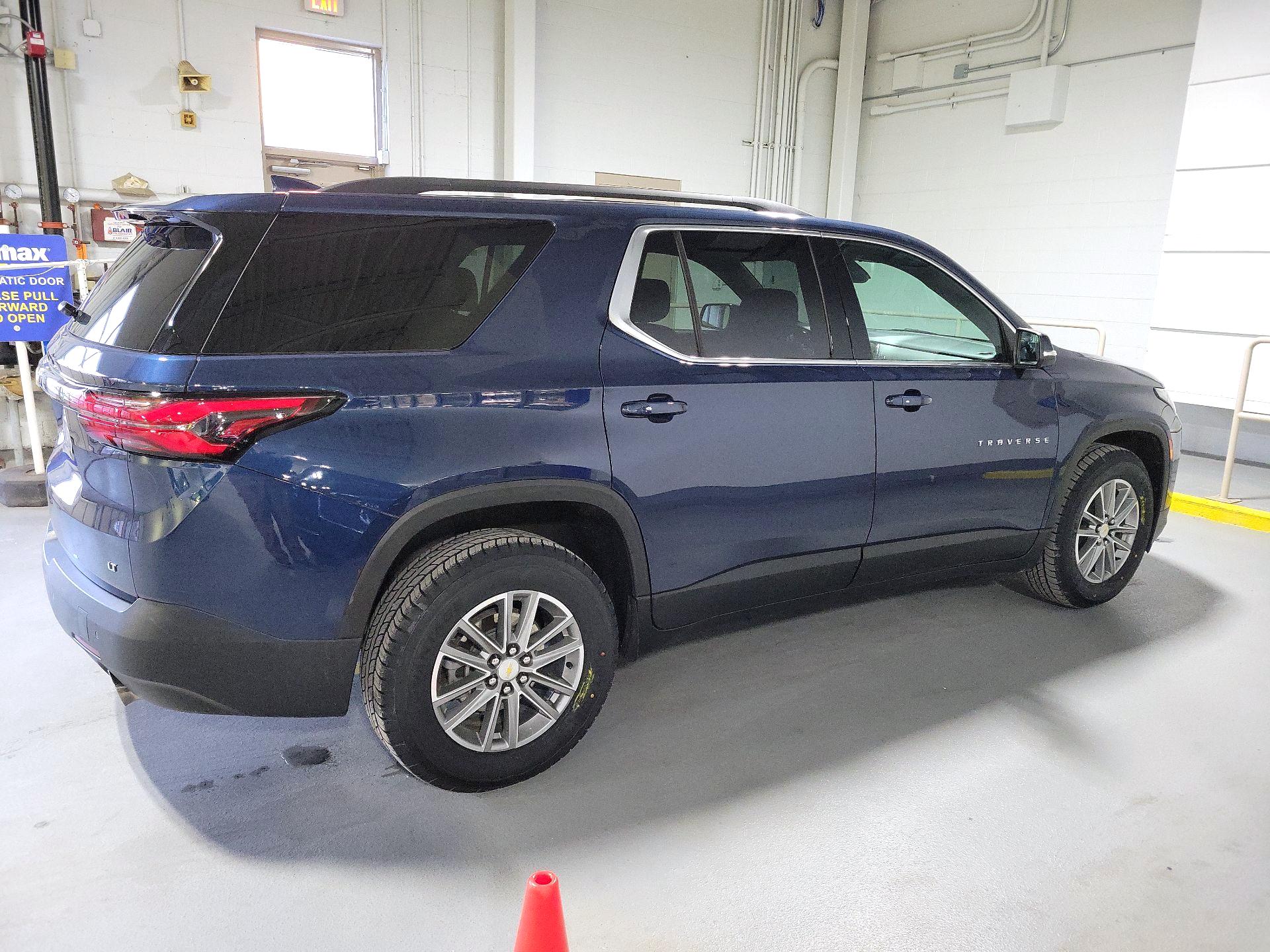 Thumbnail: 2023 Chevrolet Traverse - 4
