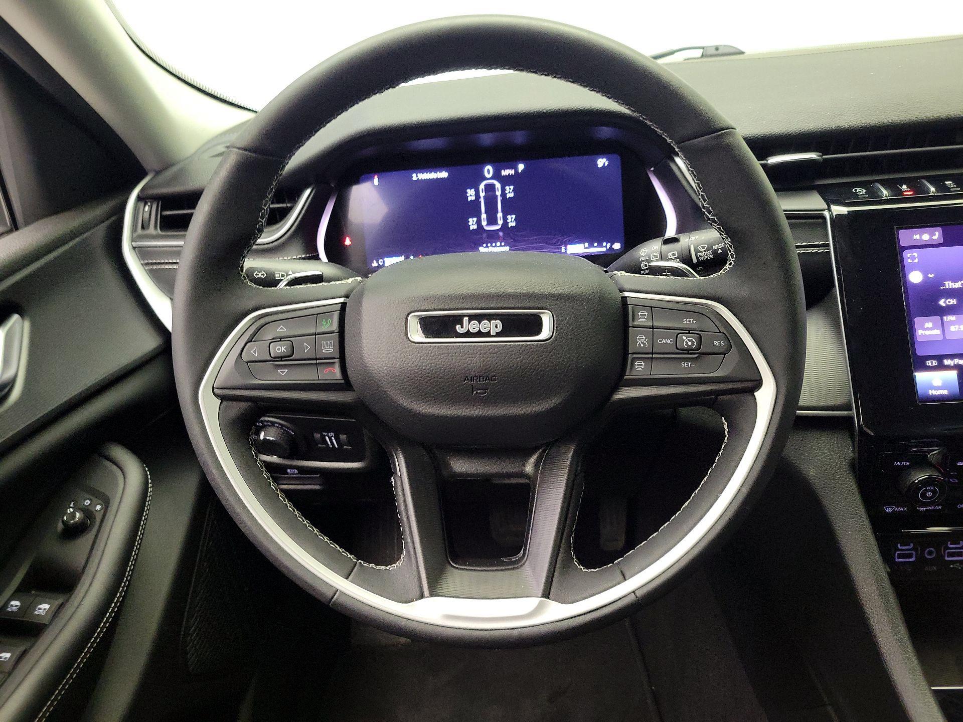 Thumbnail: 2023 Jeep Grand Cherokee L - 10