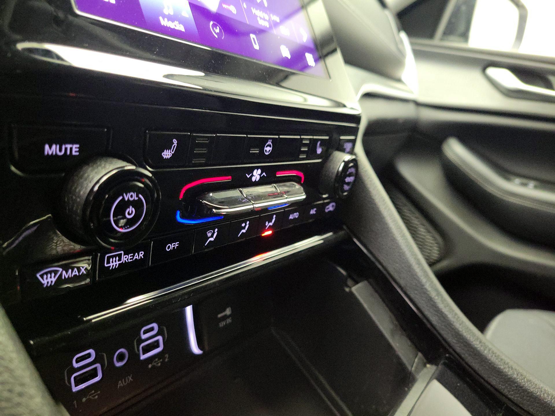 Thumbnail: 2023 Jeep Grand Cherokee L - 16