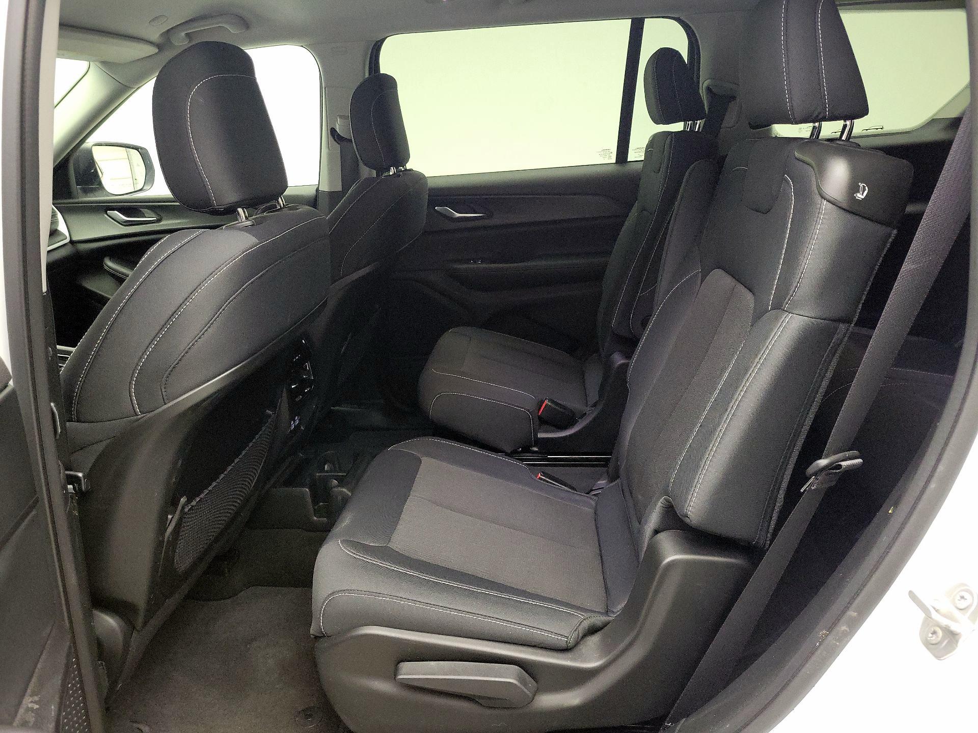 Thumbnail: 2023 Jeep Grand Cherokee L - 19