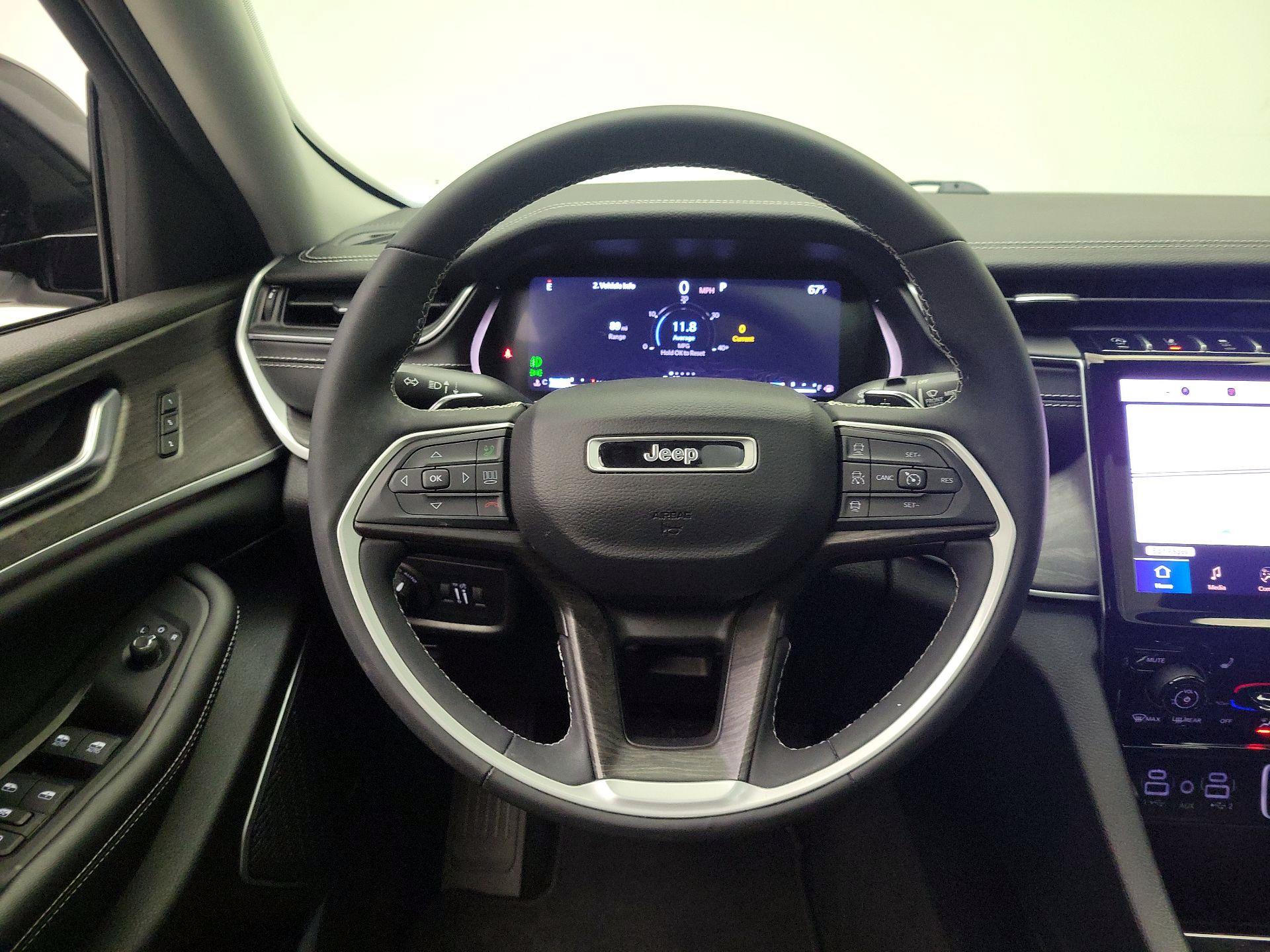 Thumbnail: 2023 Jeep Grand Cherokee - 10