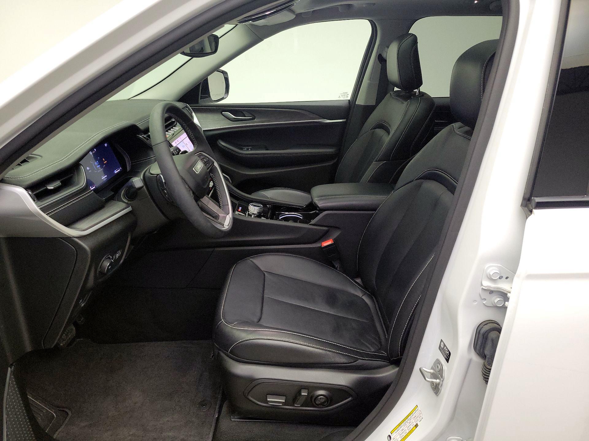 Thumbnail: 2023 Jeep Grand Cherokee - 11