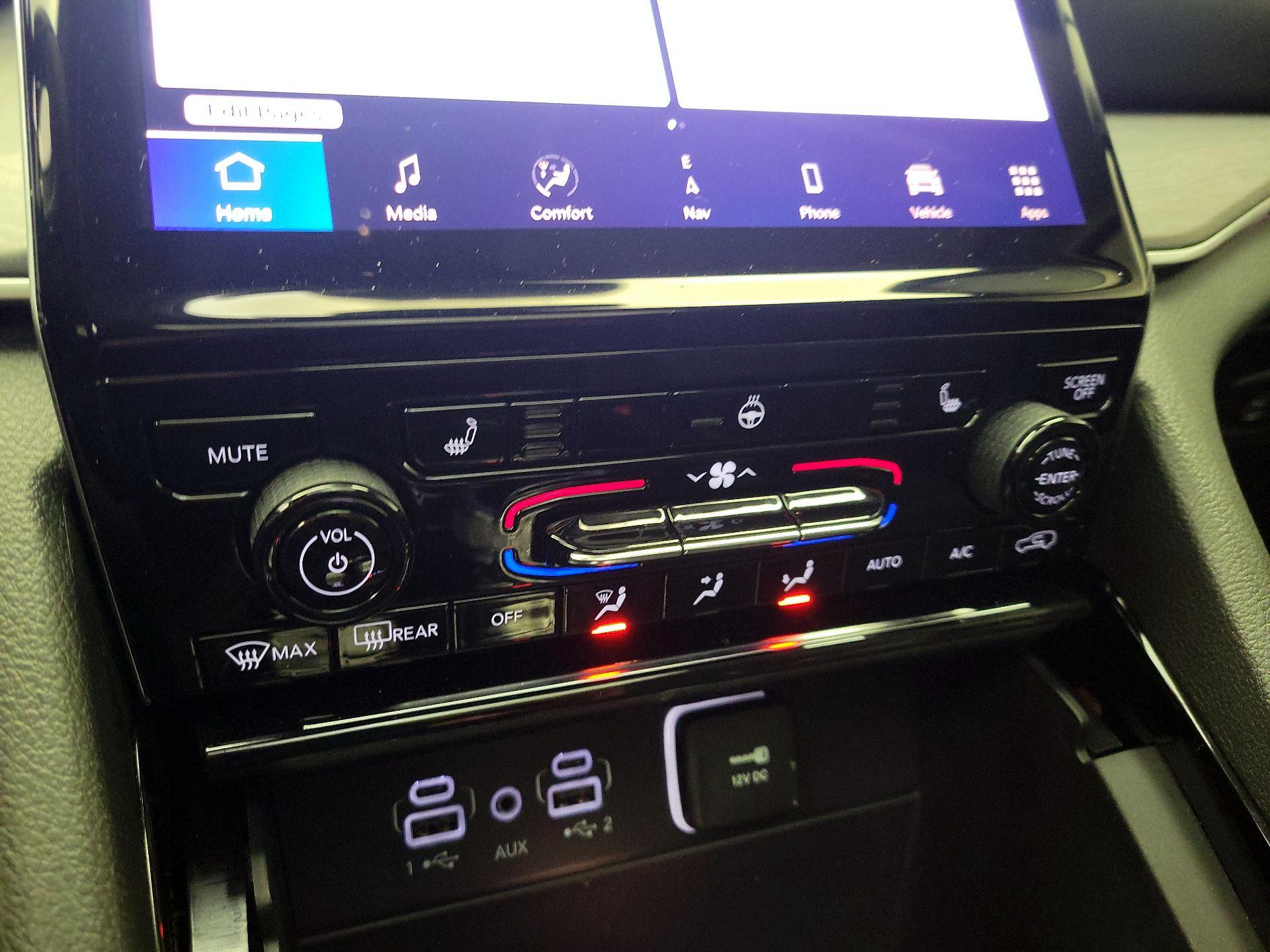 Thumbnail: 2023 Jeep Grand Cherokee - 17