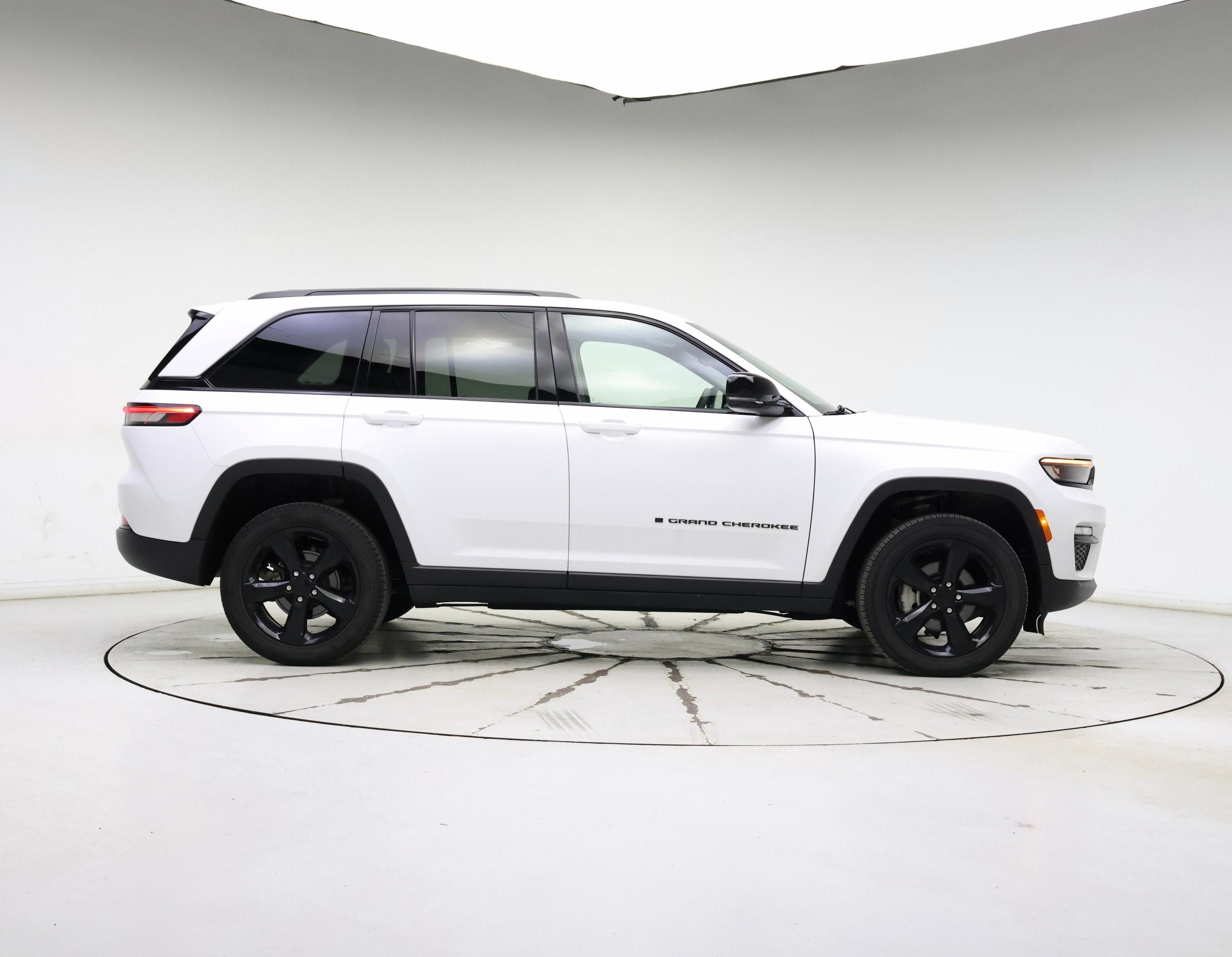 Thumbnail: 2023 Jeep Grand Cherokee - 7