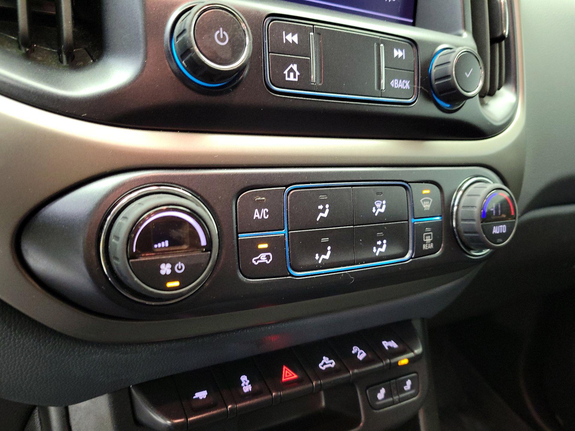 Thumbnail: 2022 Chevrolet Colorado - 15