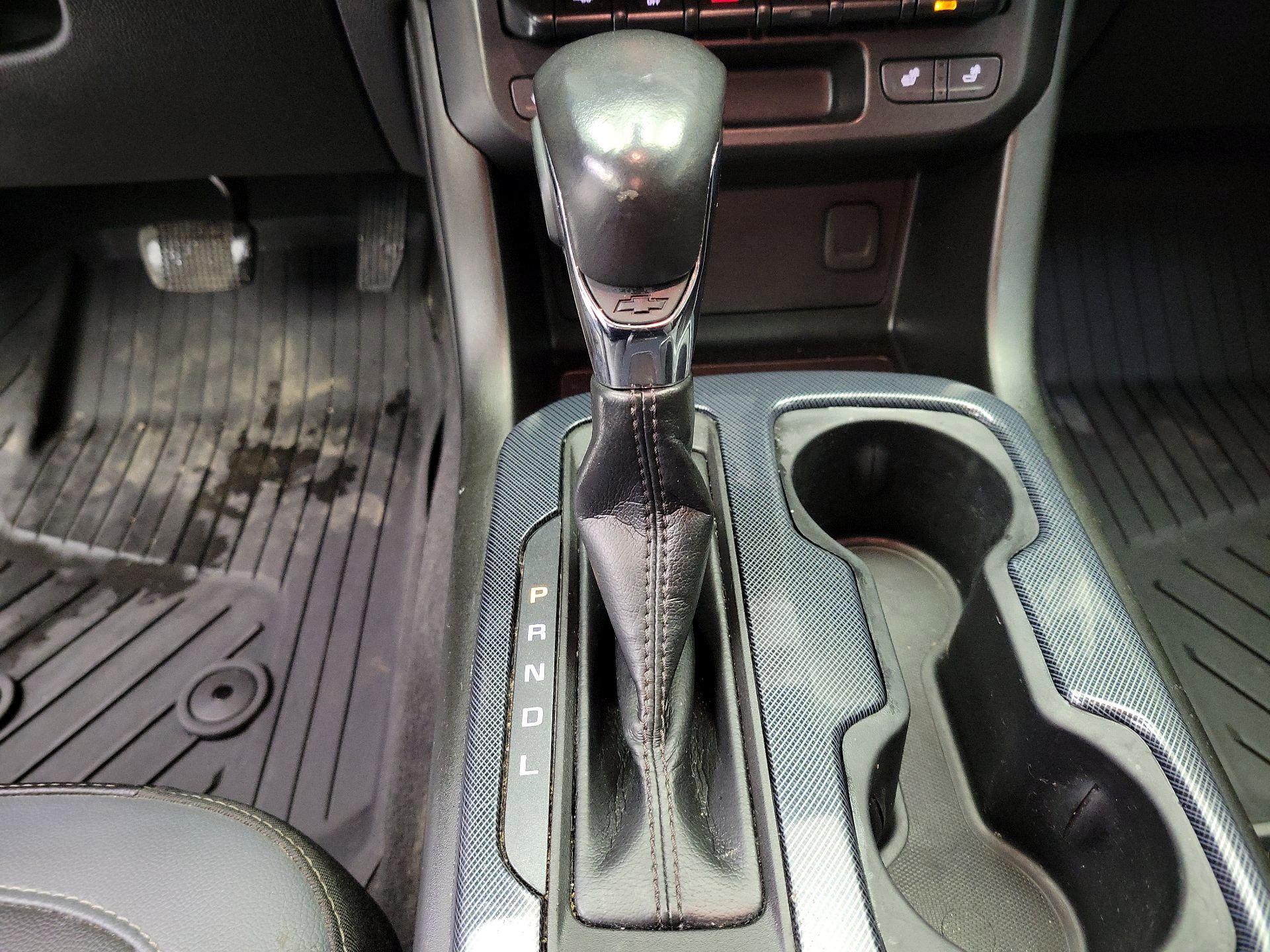 Thumbnail: 2022 Chevrolet Colorado - 16