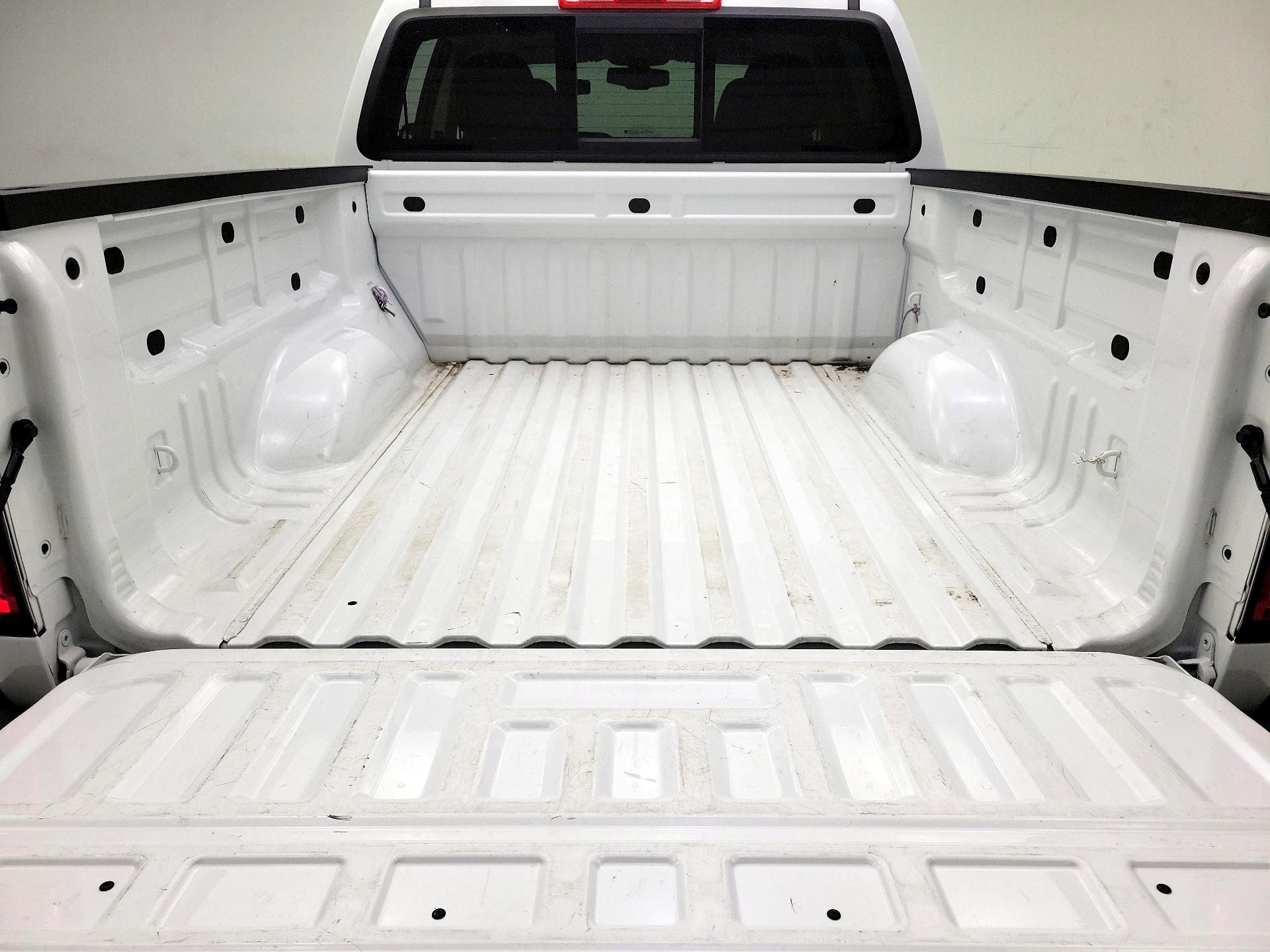 Thumbnail: 2022 Chevrolet Colorado - 19