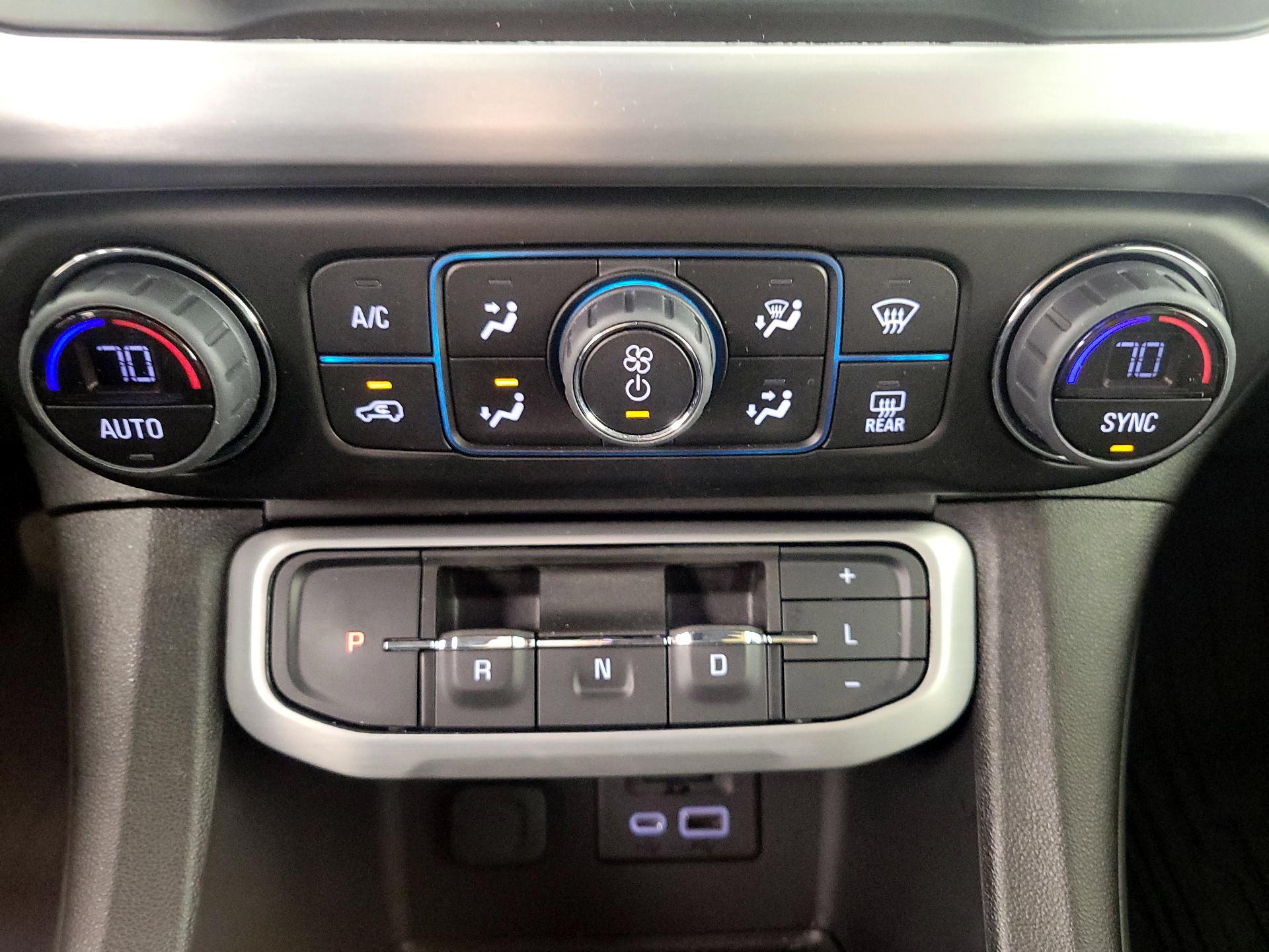 Thumbnail: 2023 GMC Acadia - 17