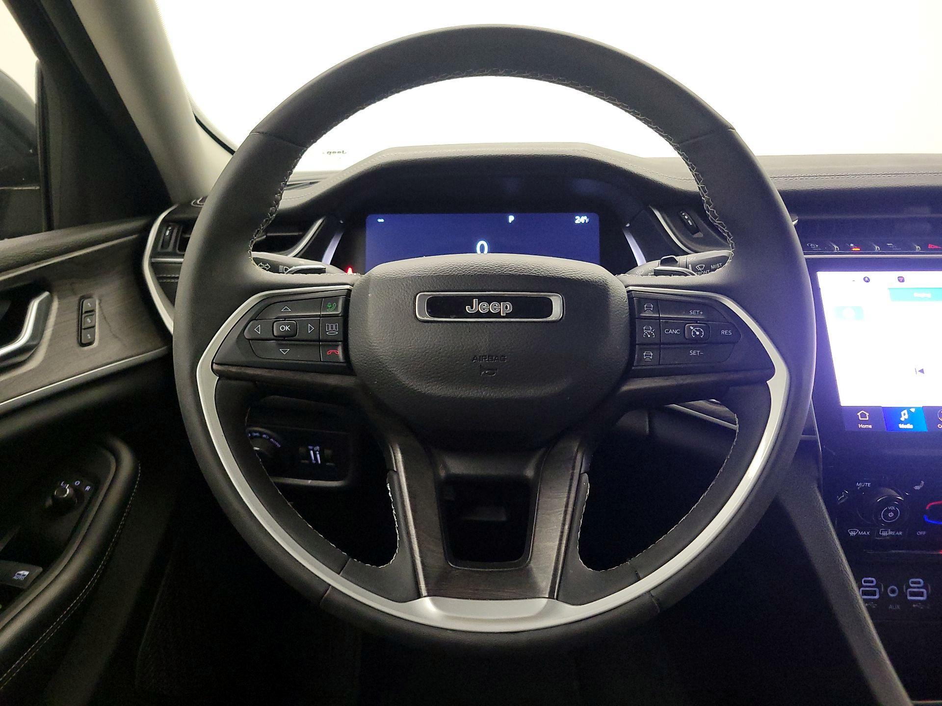 Thumbnail: 2023 Jeep Grand Cherokee - 10