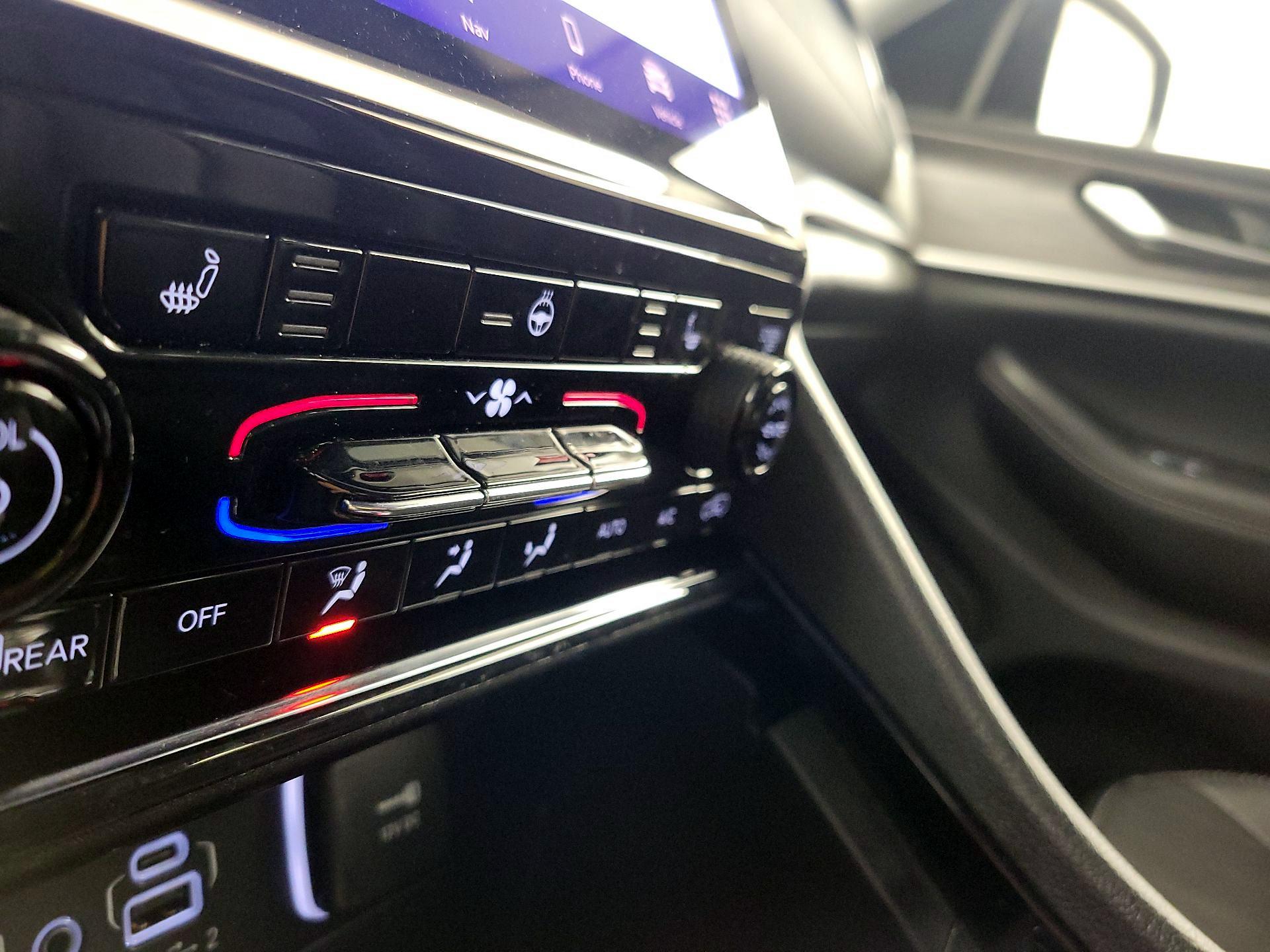 Thumbnail: 2023 Jeep Grand Cherokee - 17