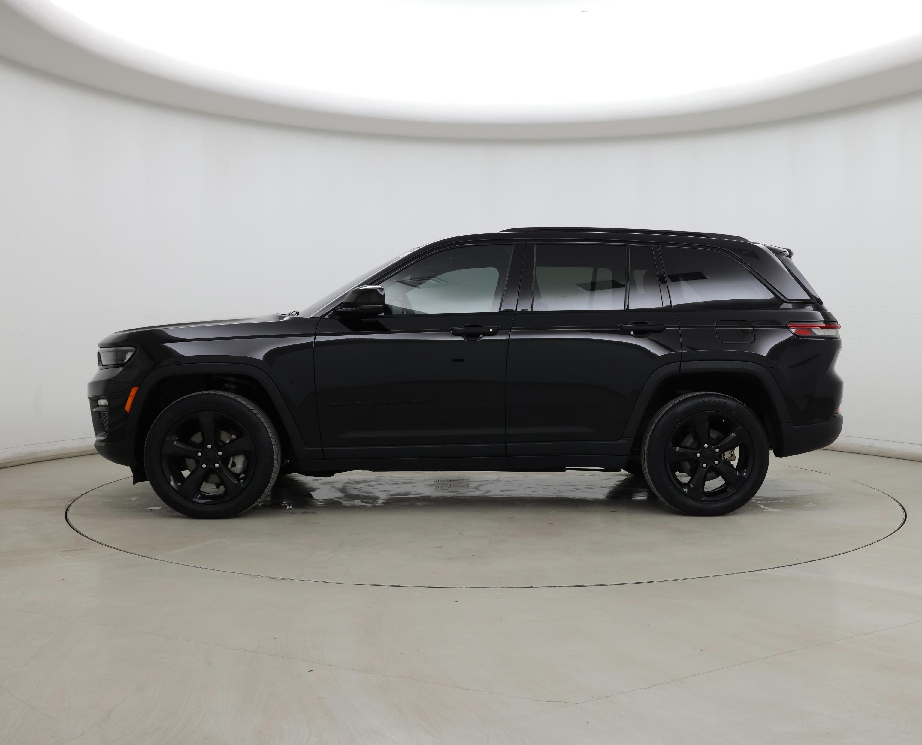 Thumbnail: 2023 Jeep Grand Cherokee - 3