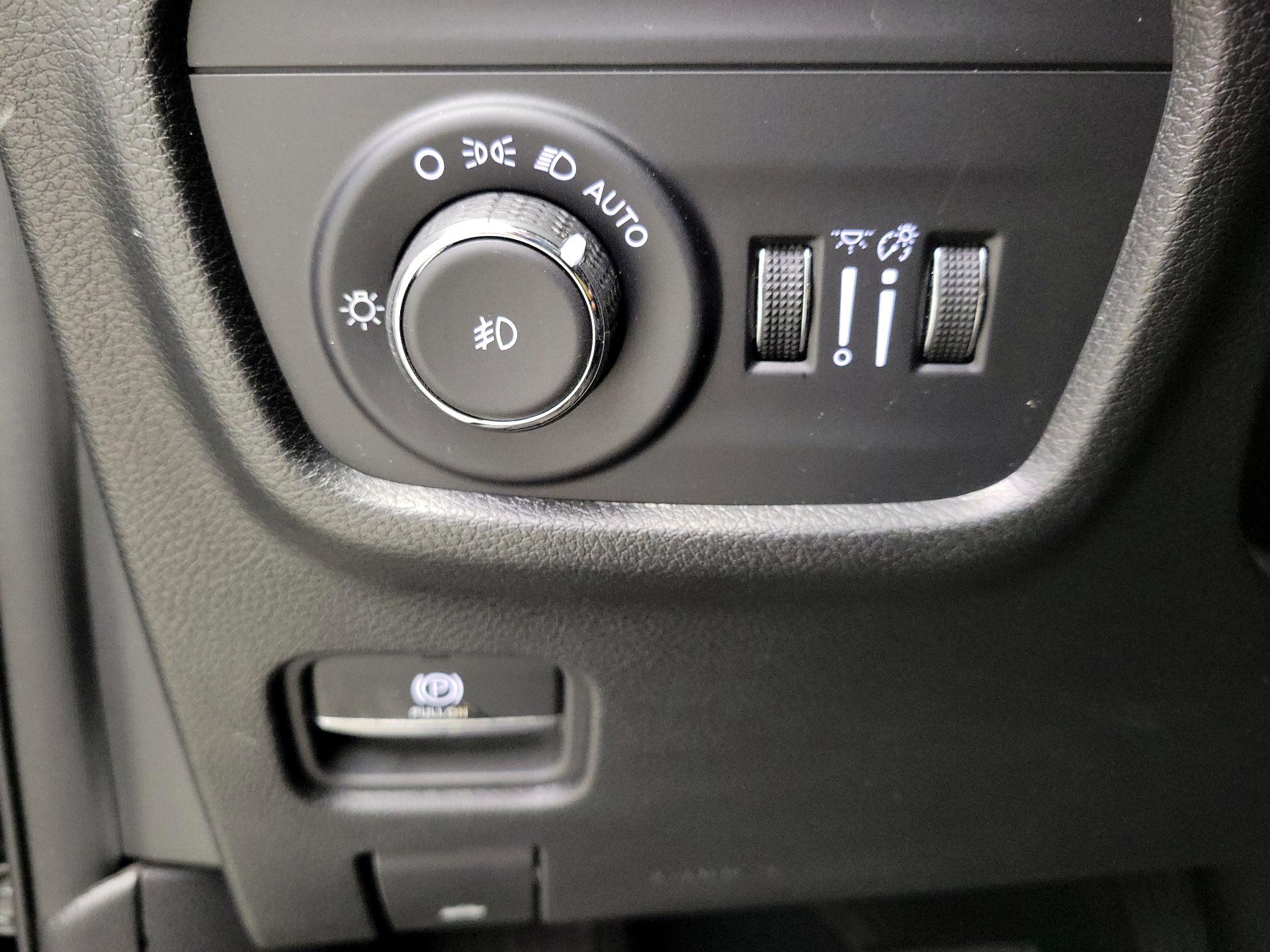 Thumbnail: 2023 Jeep Grand Cherokee - 13