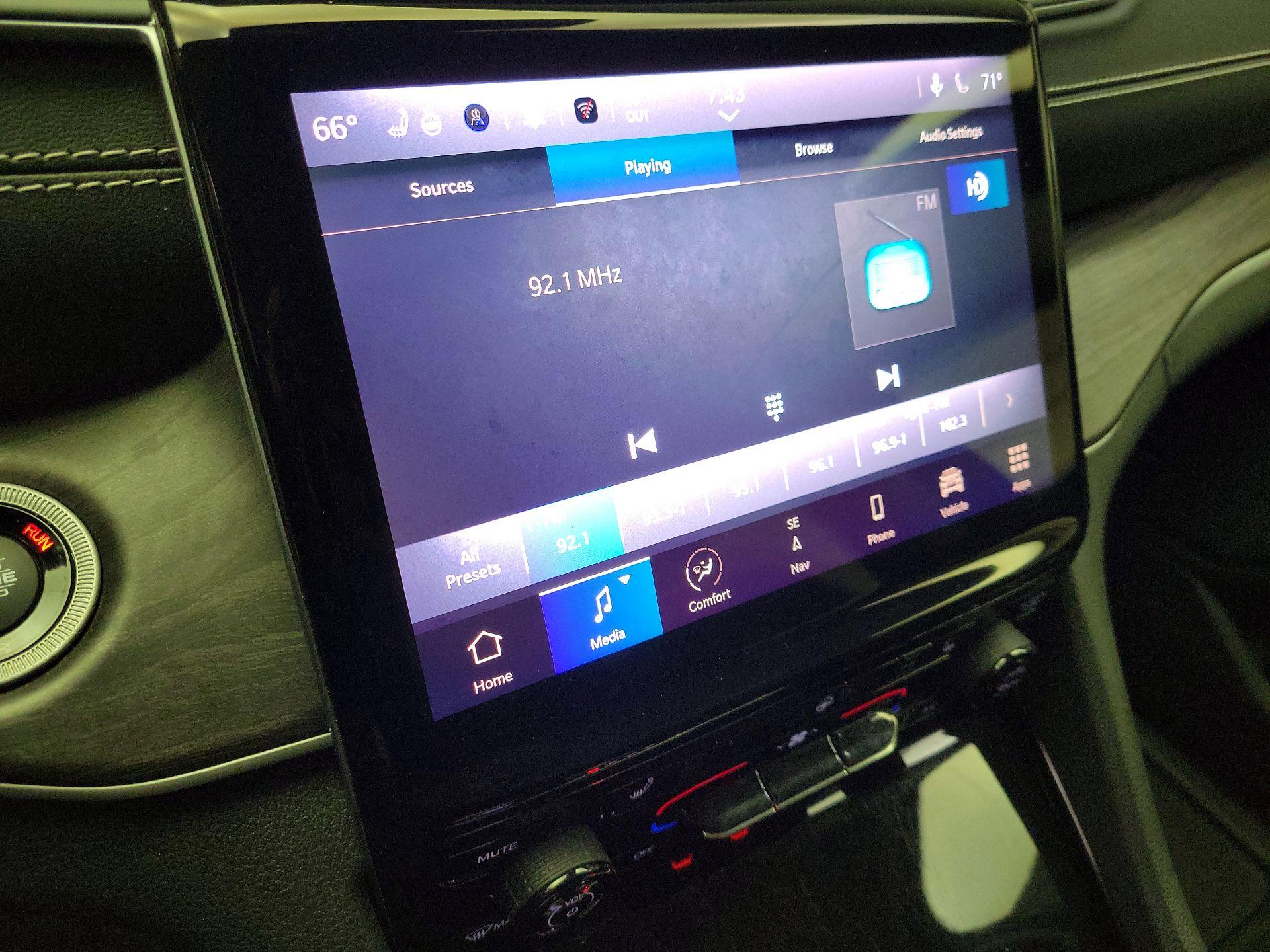 Thumbnail: 2023 Jeep Grand Cherokee - 16