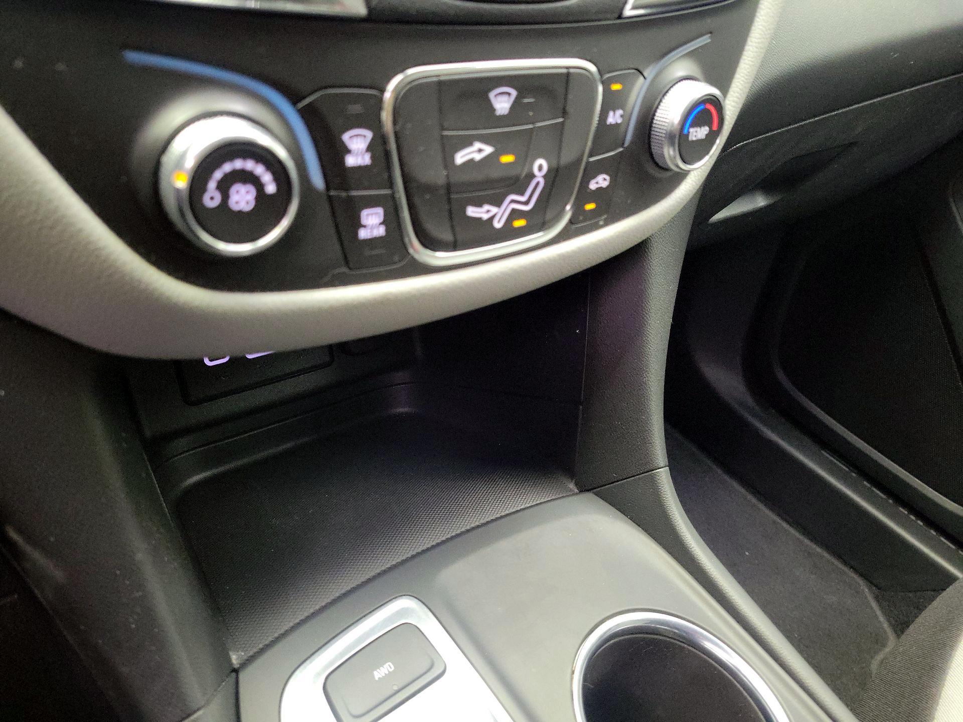 Thumbnail: 2021 Chevrolet Equinox - 16