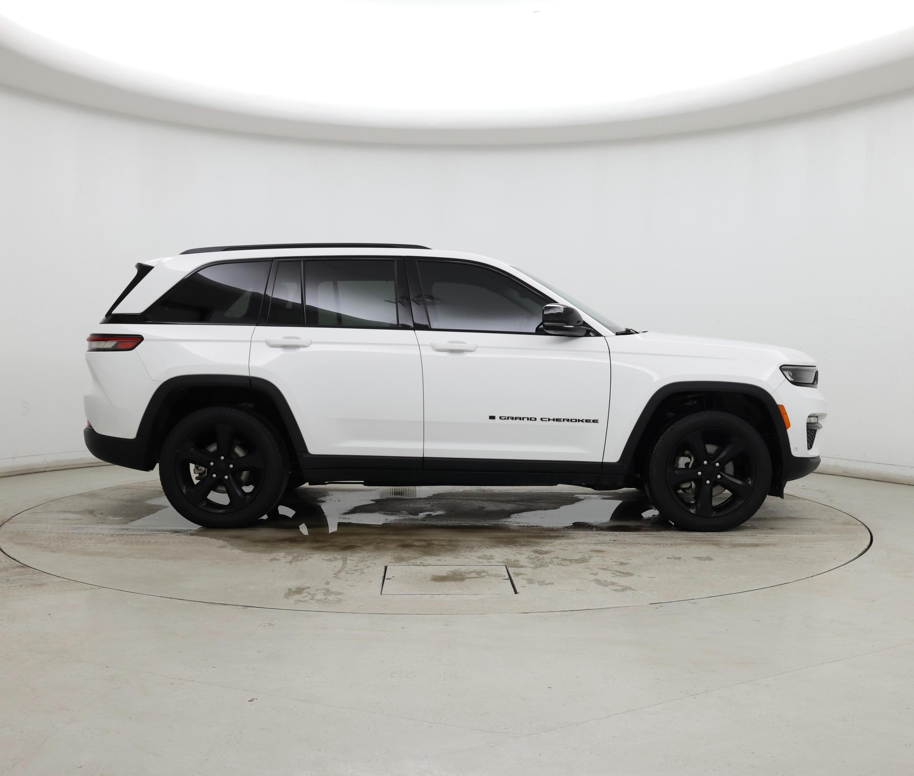 Thumbnail: 2023 Jeep Grand Cherokee - 7