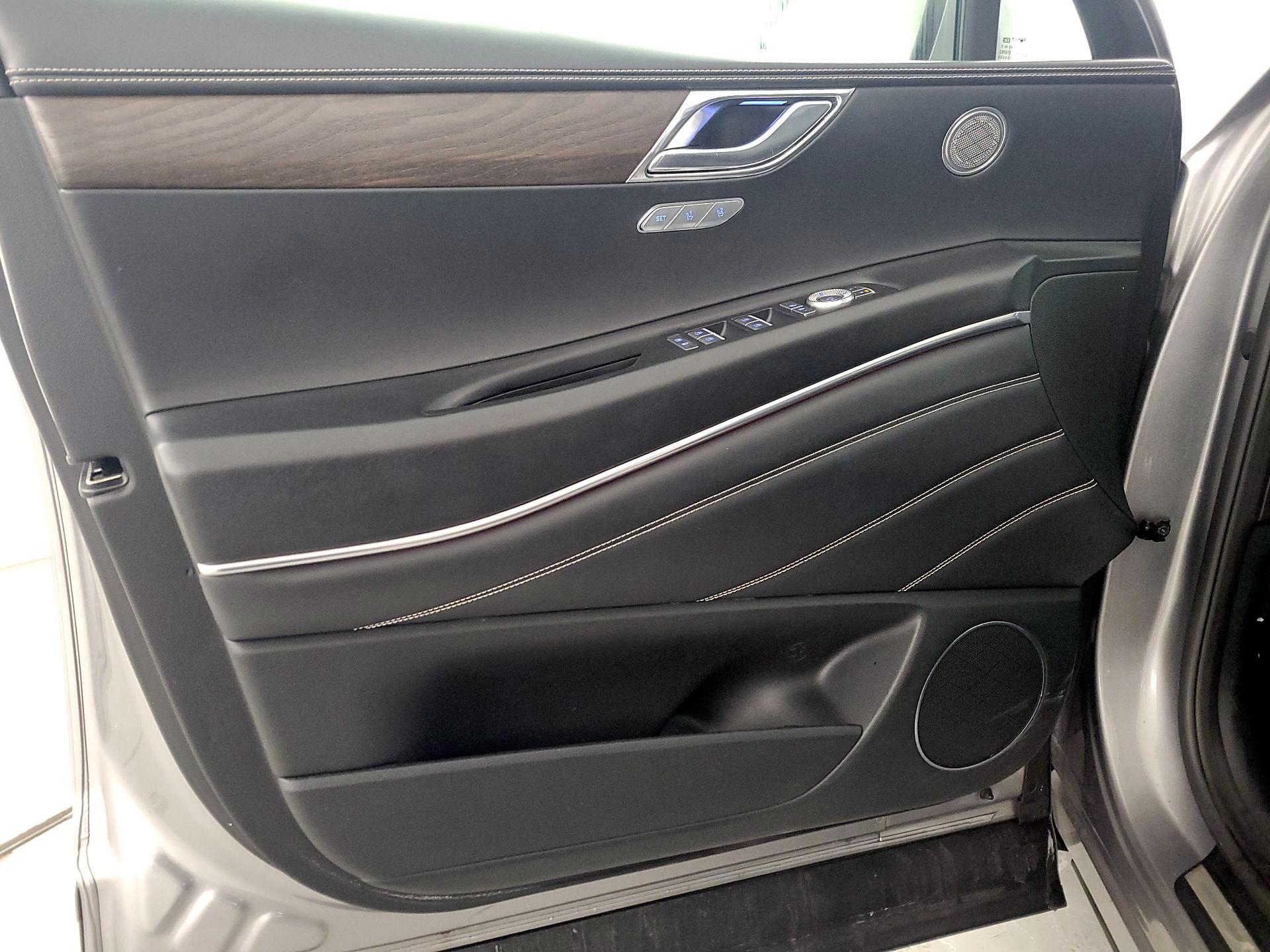 Thumbnail: 2024 Genesis GV80 - 12