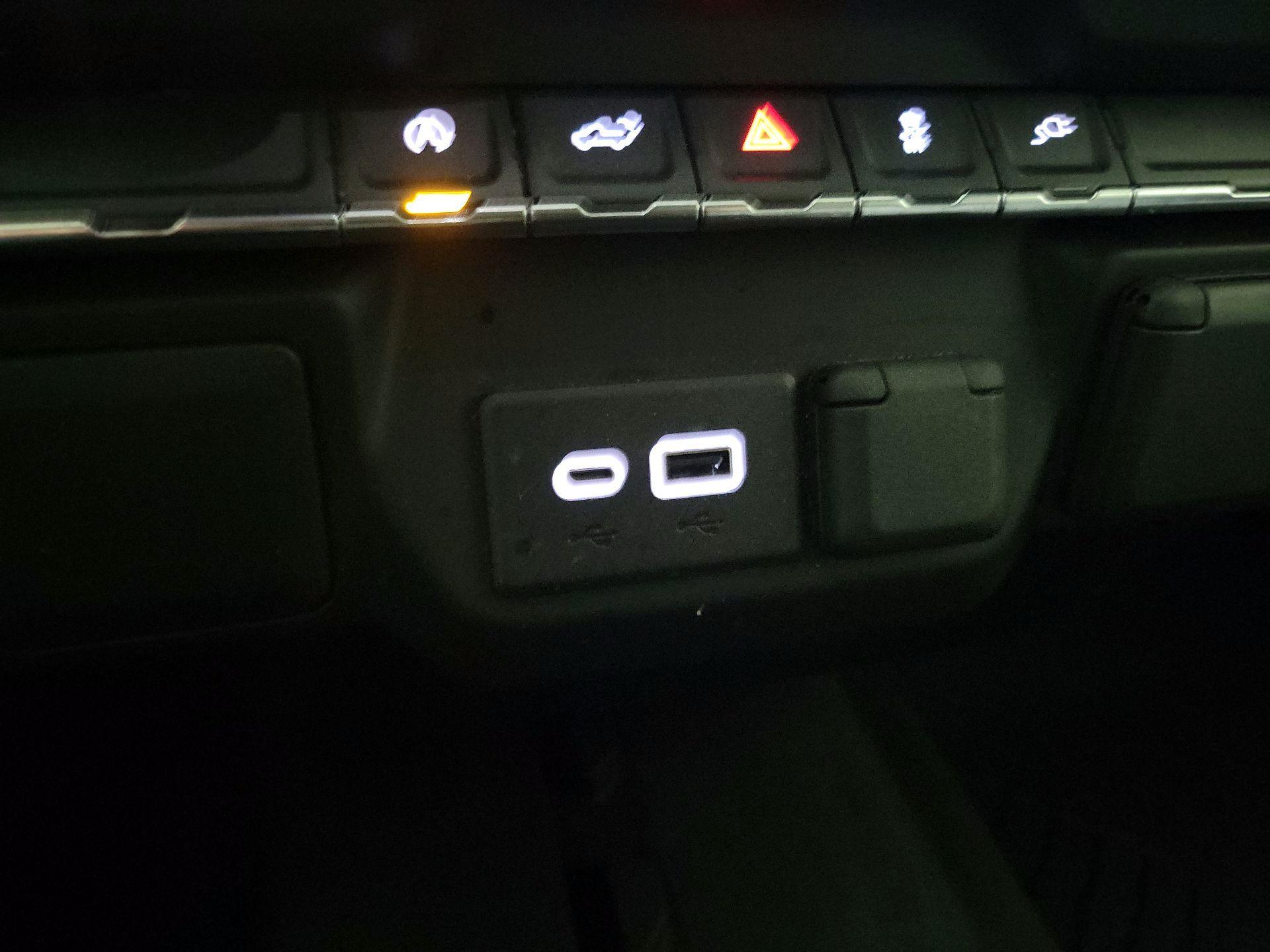 Thumbnail: 2021 Chevrolet Silverado 1500 - 16