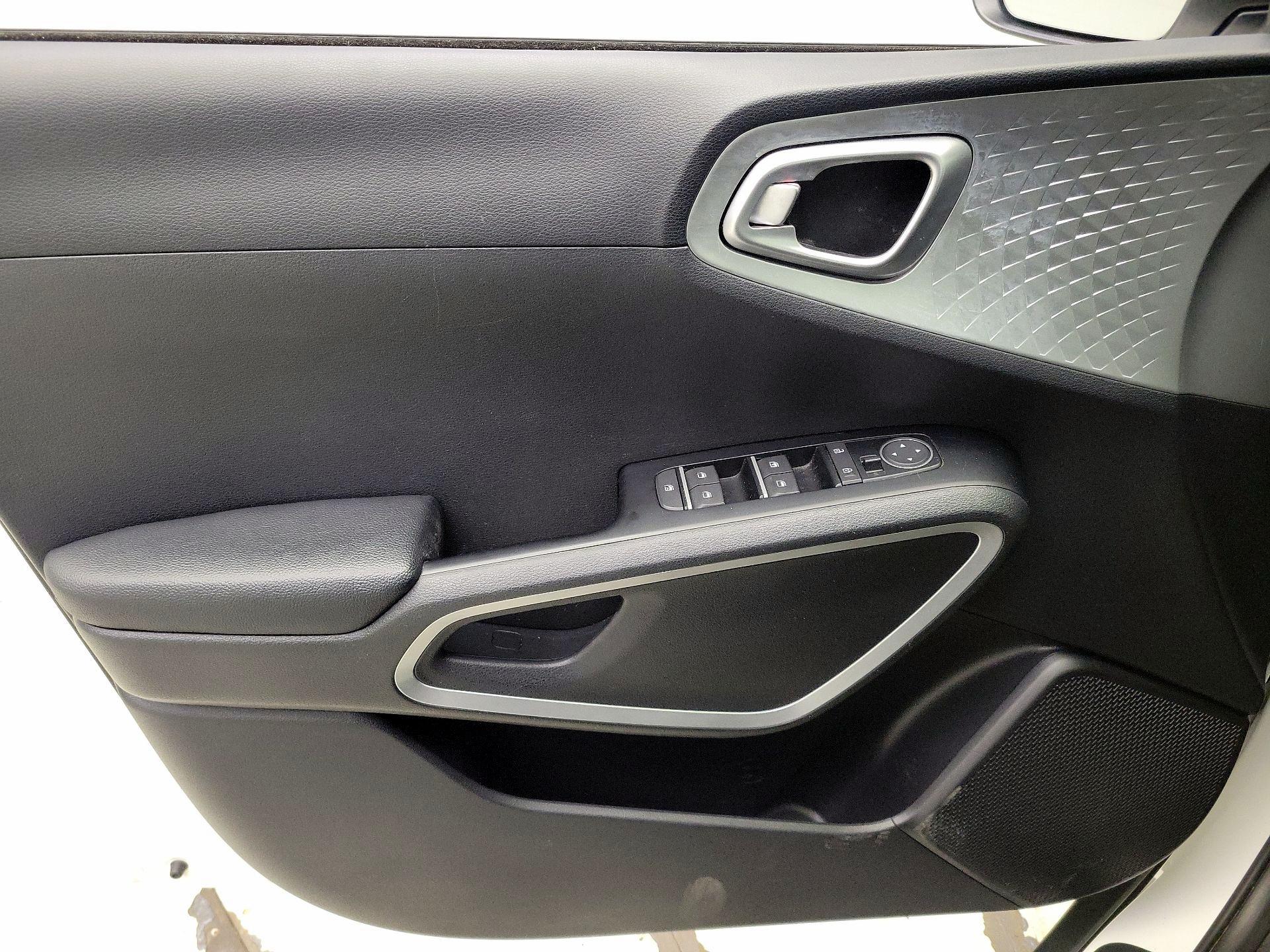 Thumbnail: 2020 Kia Soul - 12