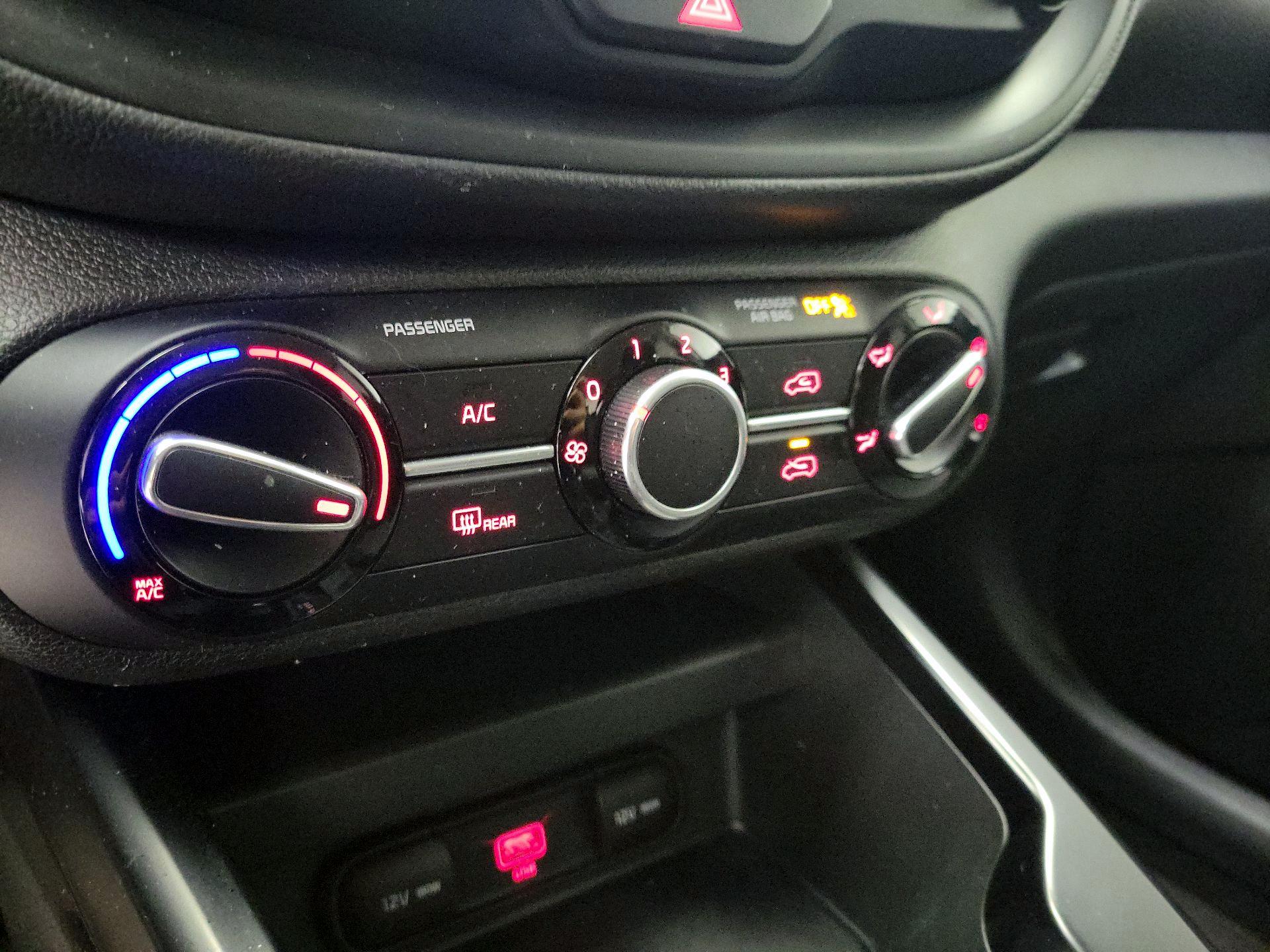 Thumbnail: 2020 Kia Soul - 15