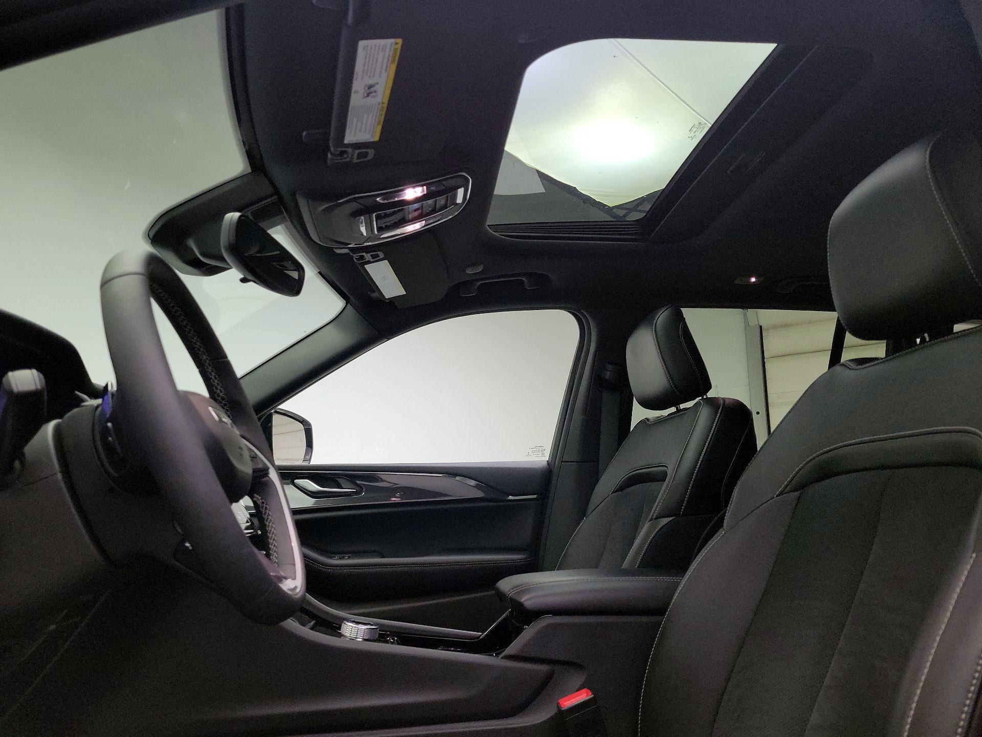 Thumbnail: 2023 Jeep Grand Cherokee - 19