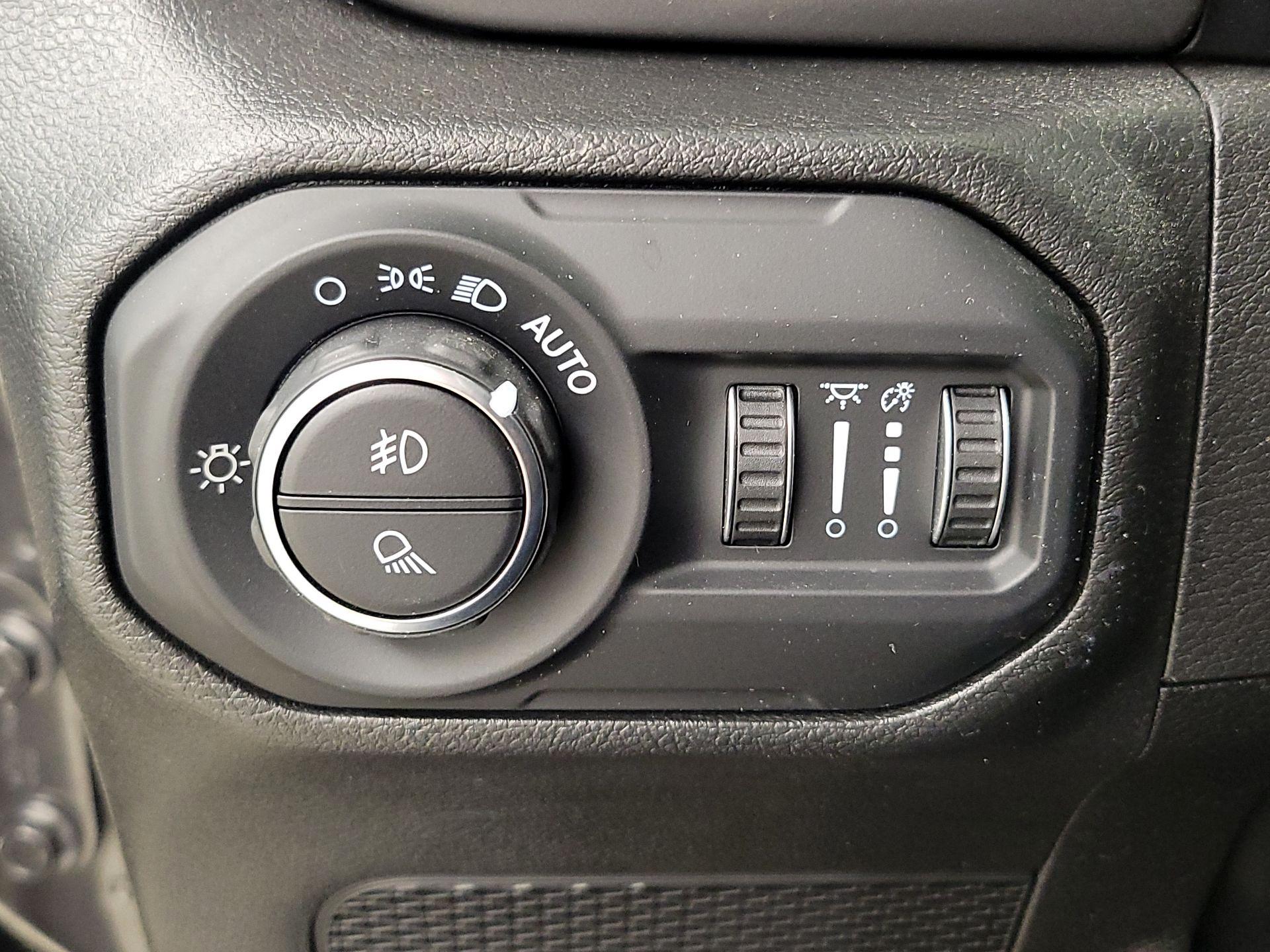 Thumbnail: 2022 Jeep Gladiator - 13