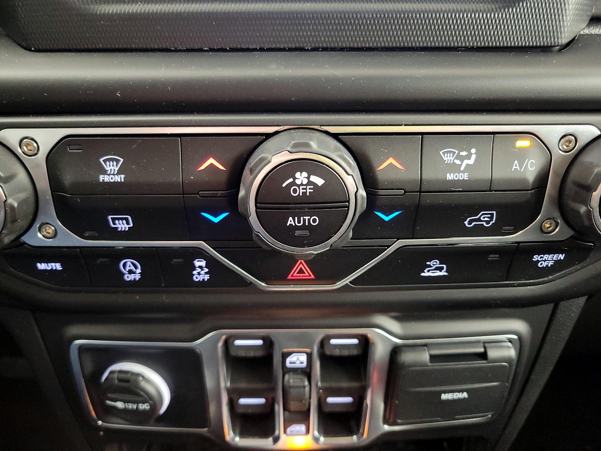 Thumbnail: 2022 Jeep Gladiator - 16