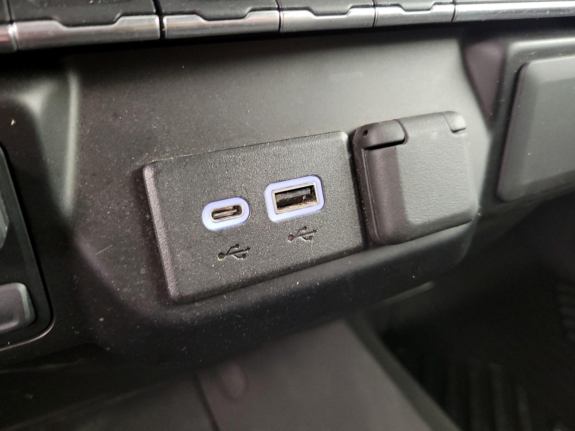 Thumbnail: 2022 Chevrolet Silverado 3500 - 18