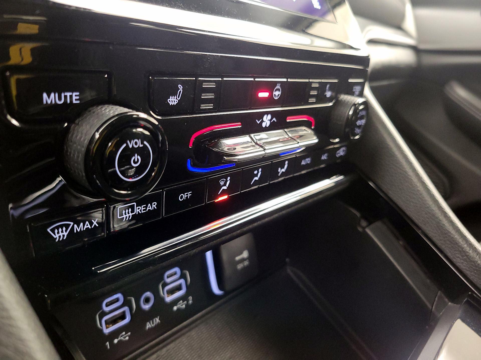 Thumbnail: 2023 Jeep Grand Cherokee - 16