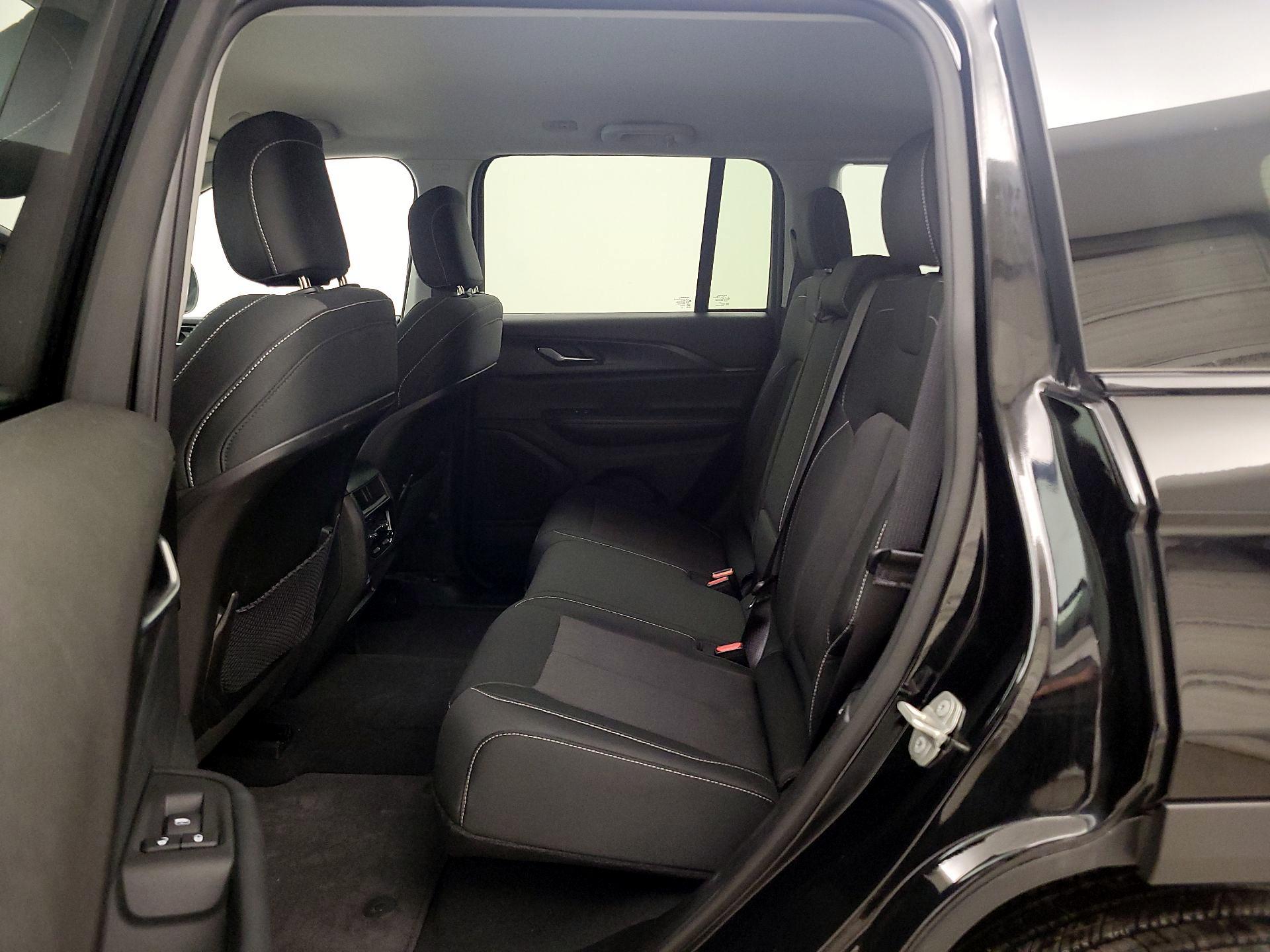 Thumbnail: 2023 Jeep Grand Cherokee - 19