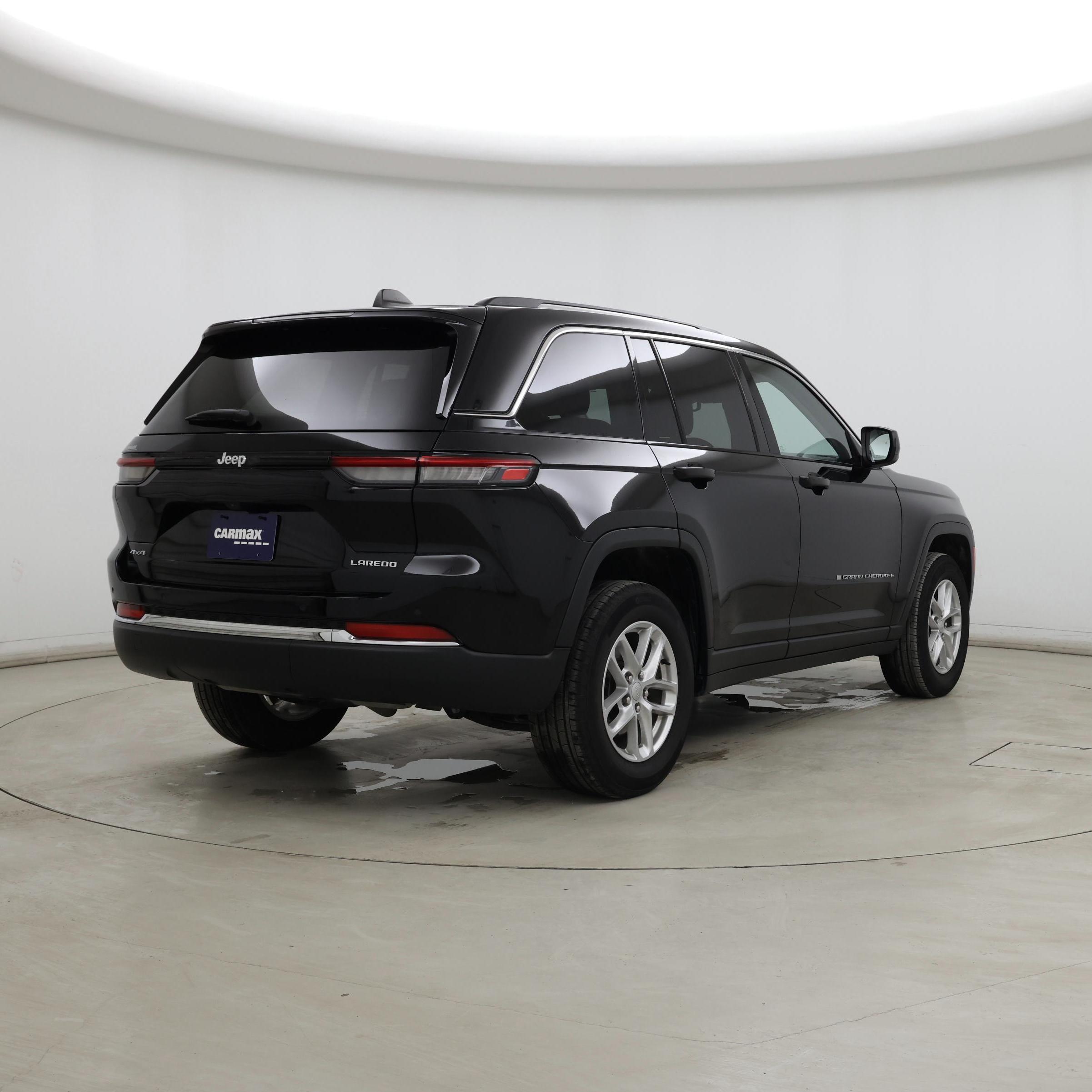 Thumbnail: 2023 Jeep Grand Cherokee - 8