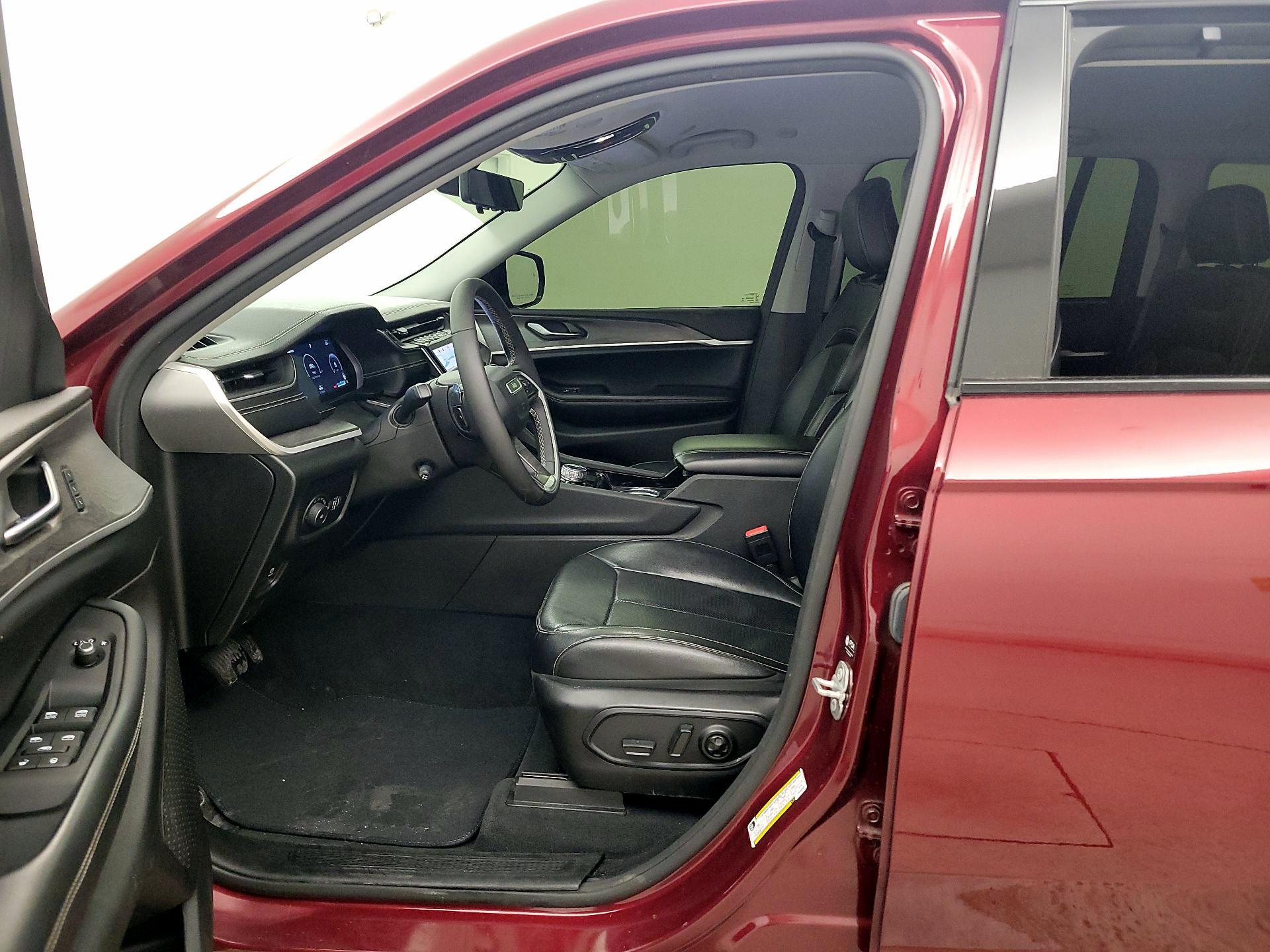 Thumbnail: 2023 Jeep Grand Cherokee - 11