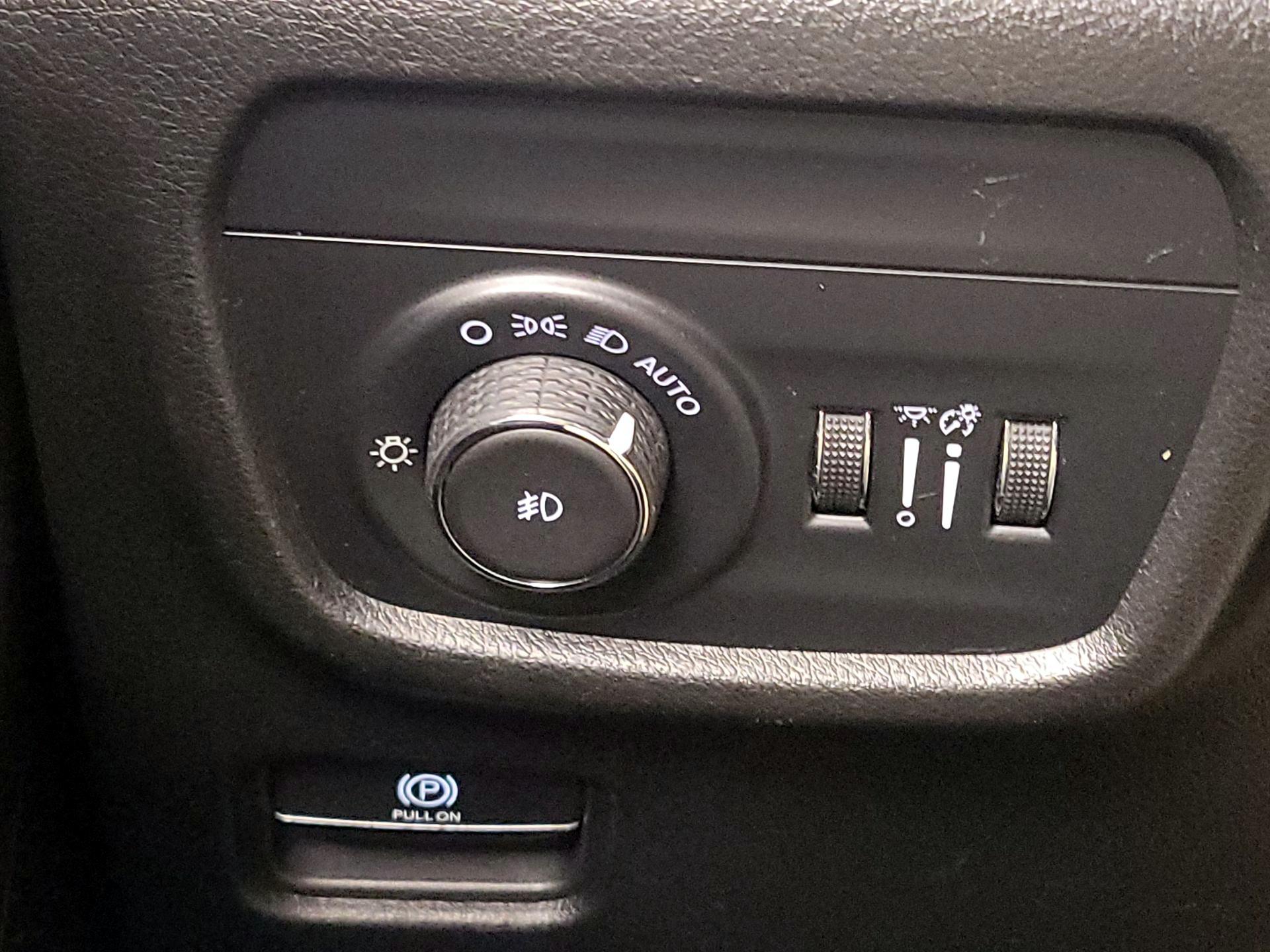 Thumbnail: 2023 Jeep Grand Cherokee - 13