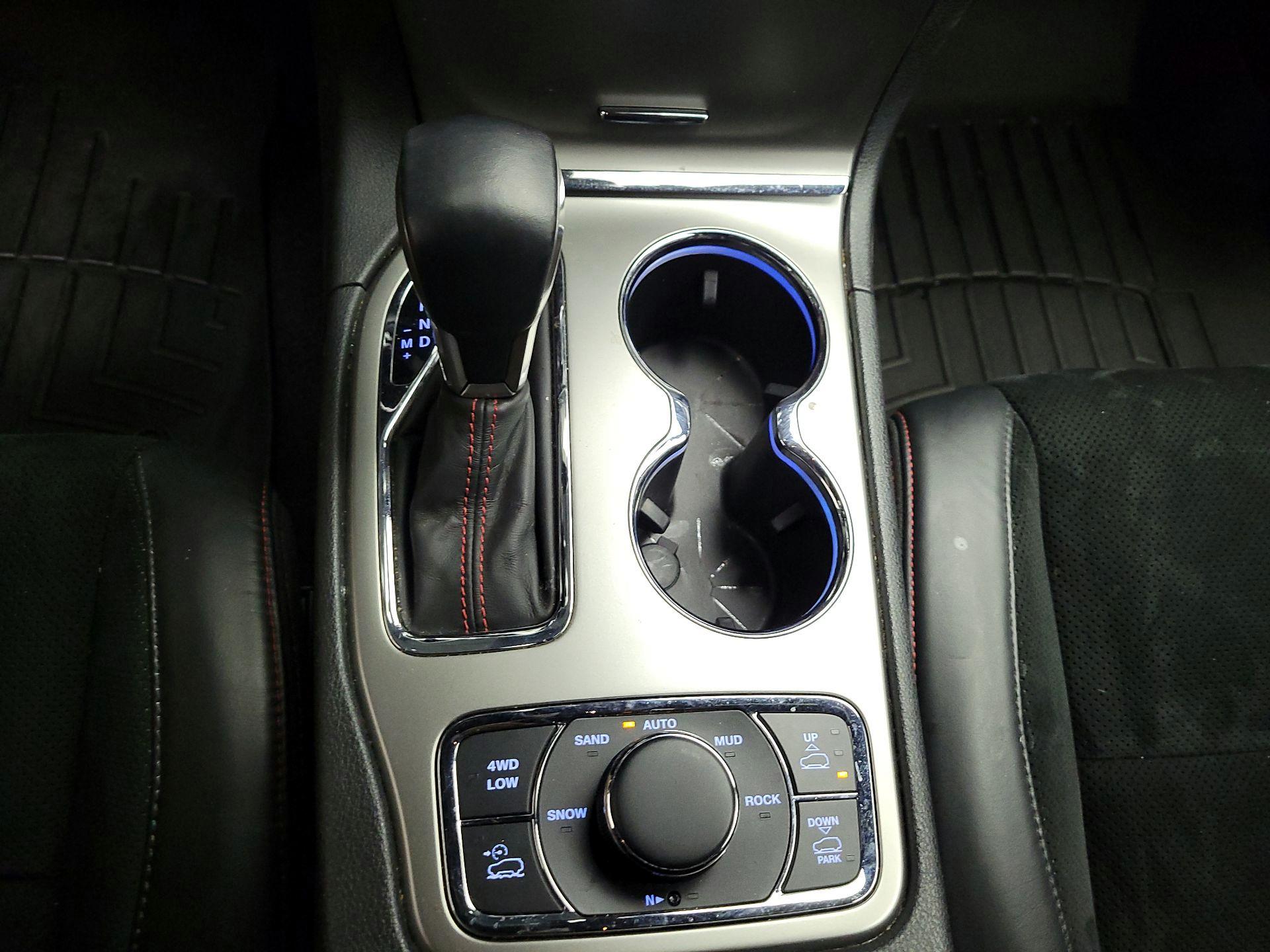 Thumbnail: 2017 Jeep Grand Cherokee - 17