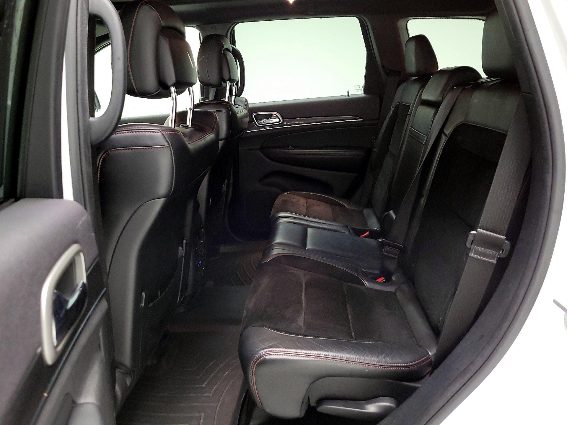 Thumbnail: 2017 Jeep Grand Cherokee - 19