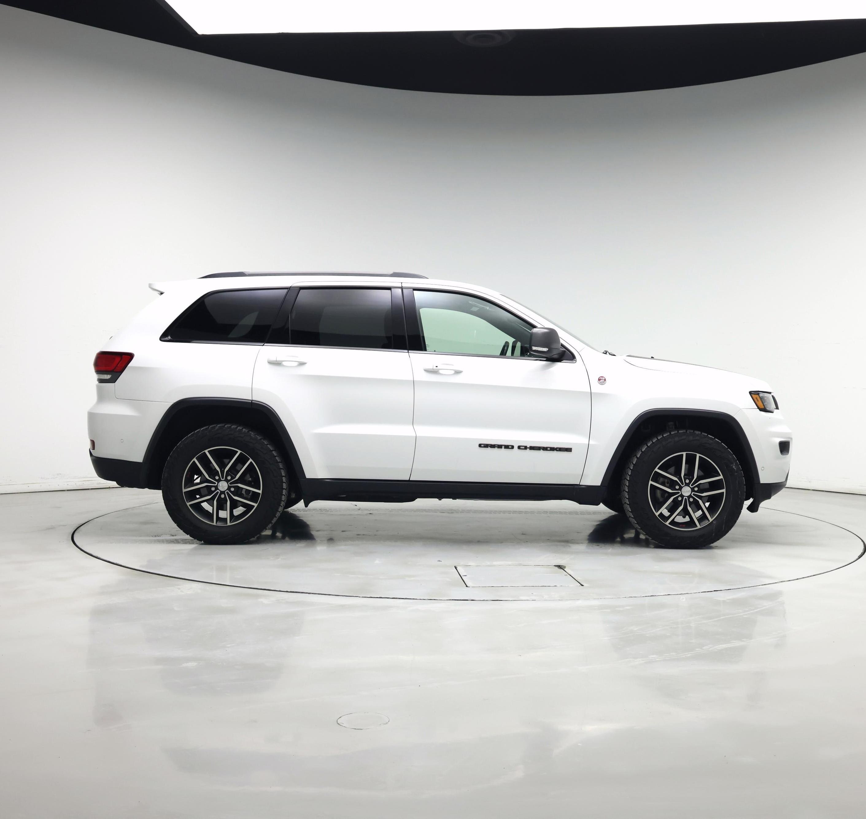 Thumbnail: 2017 Jeep Grand Cherokee - 7