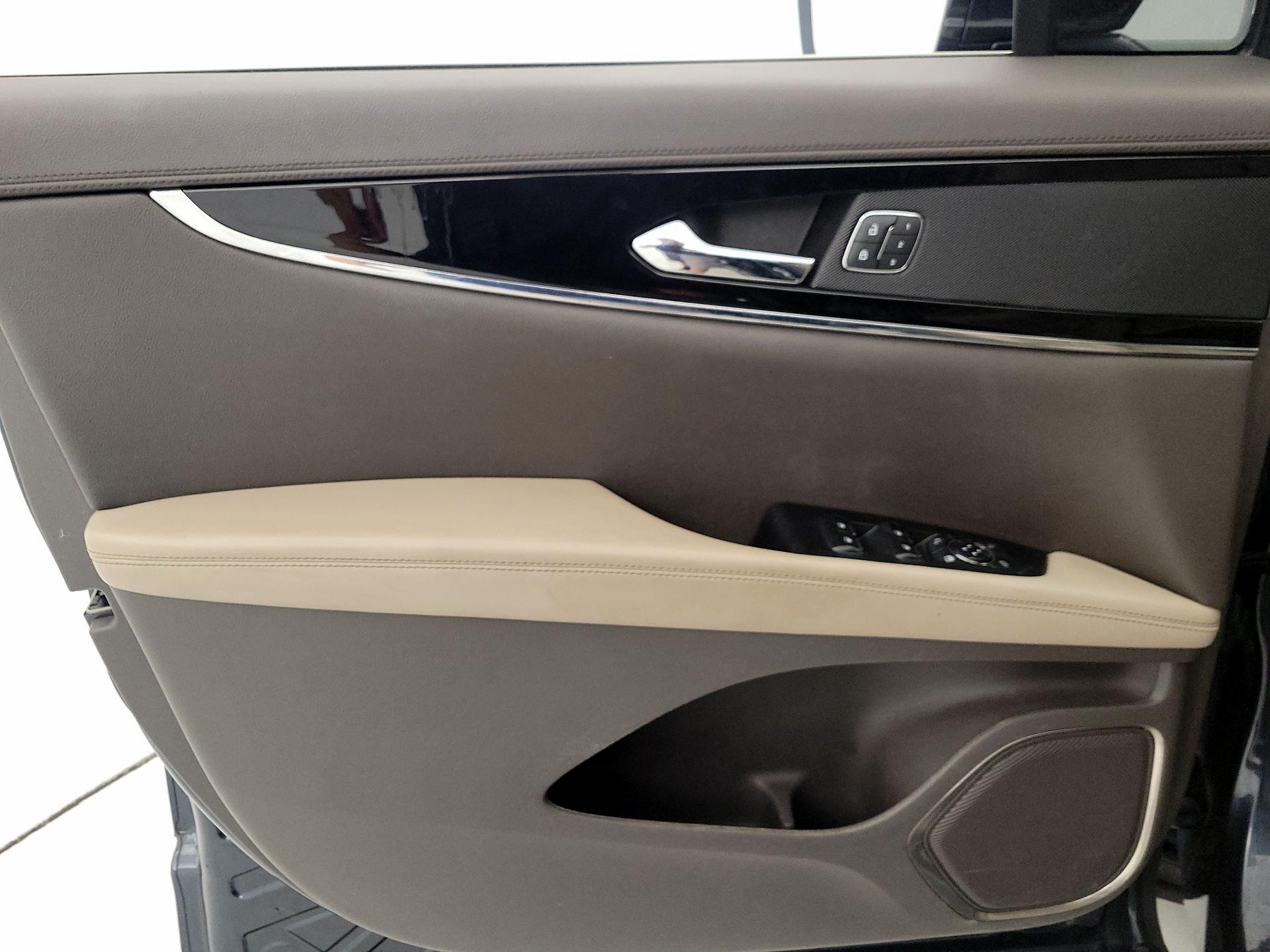 Thumbnail: 2022 Lincoln Nautilus - 12