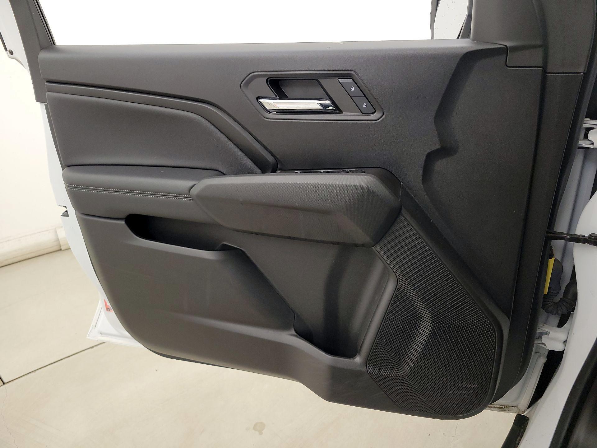 Thumbnail: 2023 Chevrolet Colorado - 12